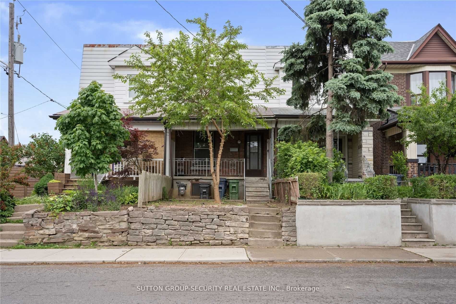 289 Blackthorn Avenue, Toronto W03, ON M6N 3H7