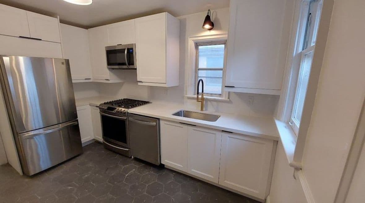 130 Glengarry Avenue, Toronto C04, ON M5M 1E2