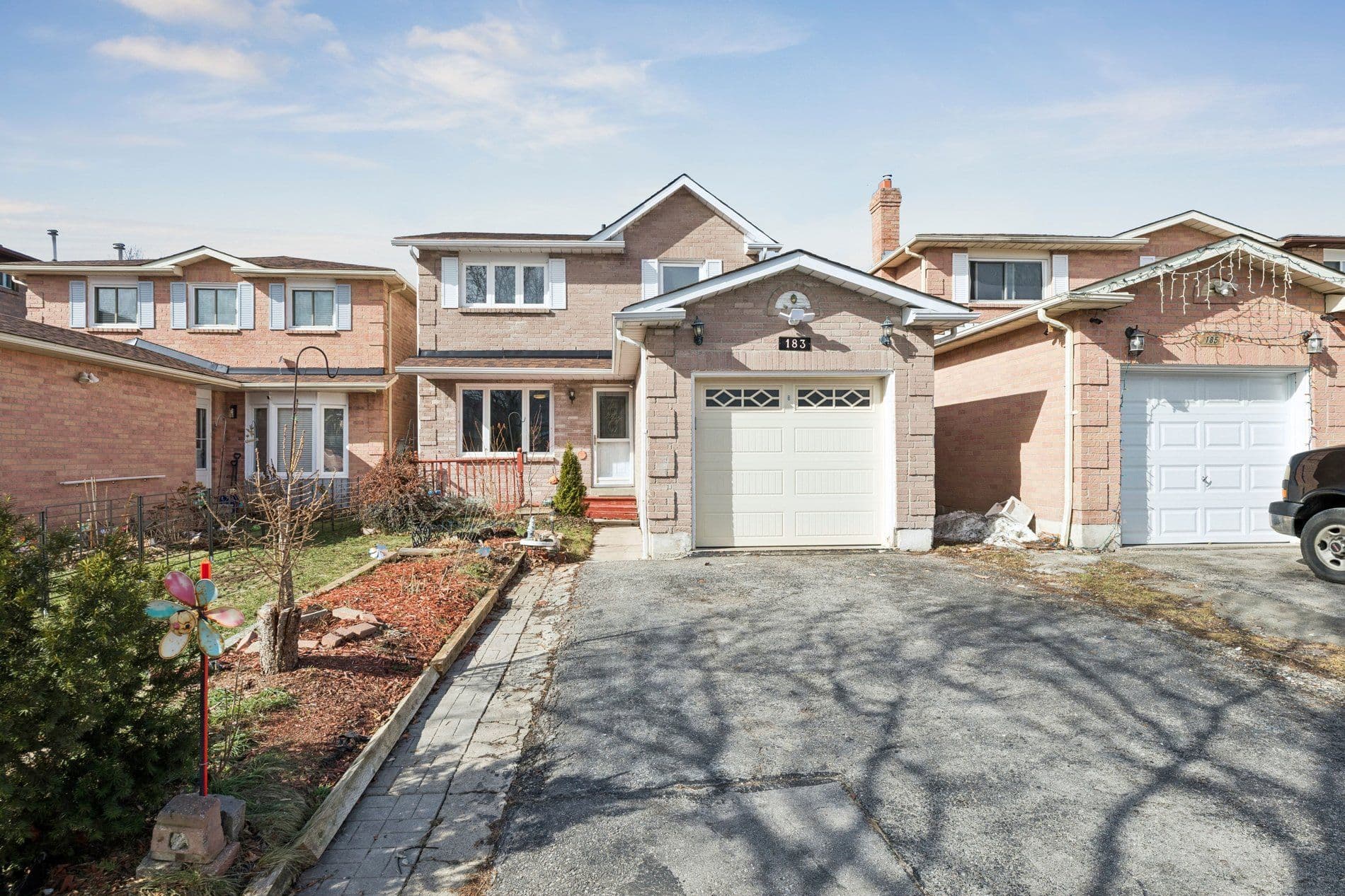 183 Ravenscroft Road, Ajax, ON L1T 1Z9