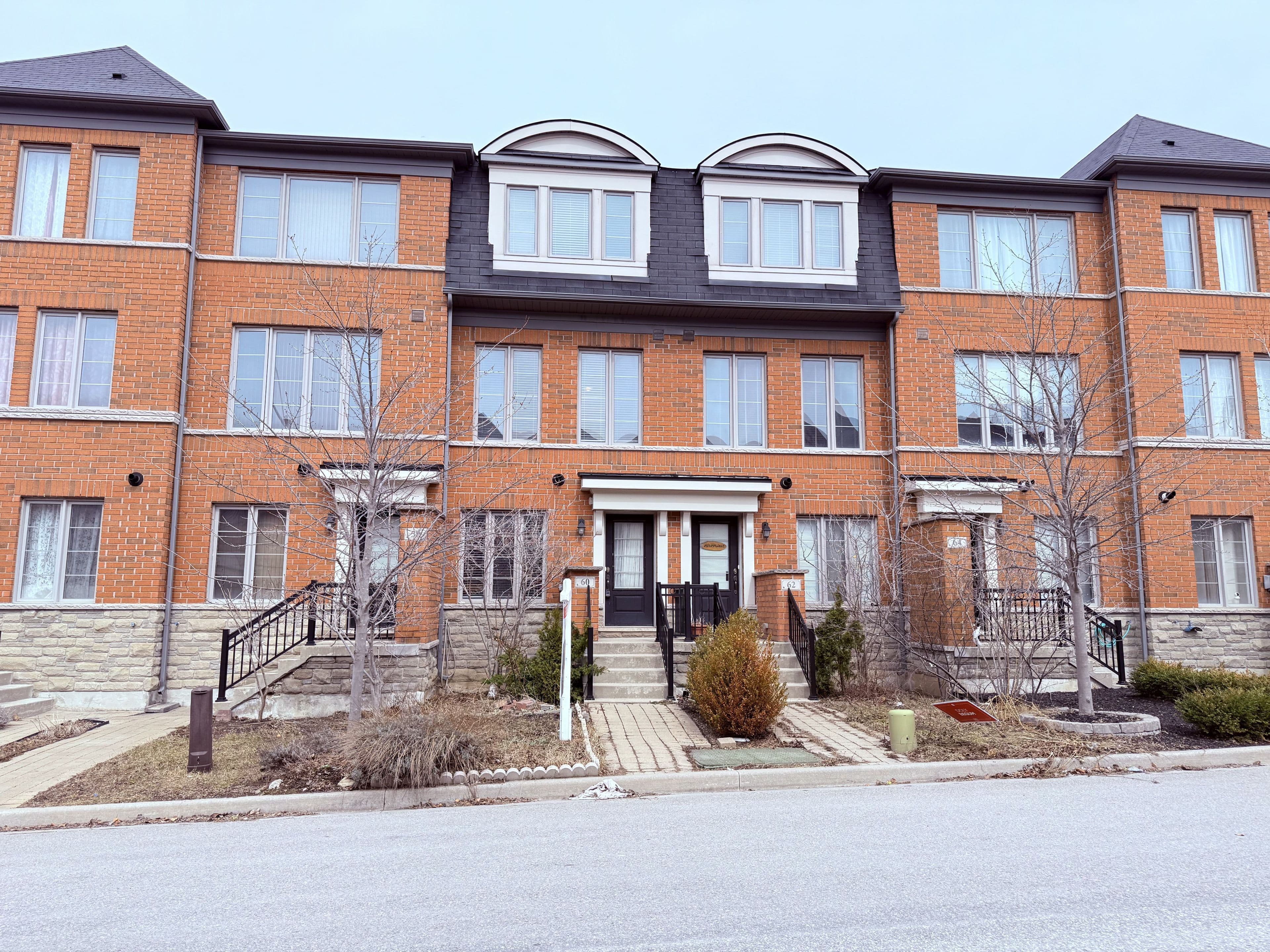 60 Belanger Crescent, Toronto E04, ON M1L 0H3
