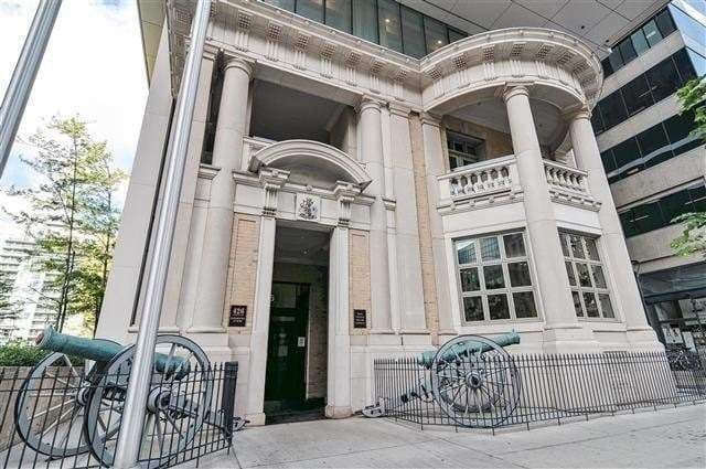 426 University Avenue 3807, Toronto C01, ON M5G 1S9