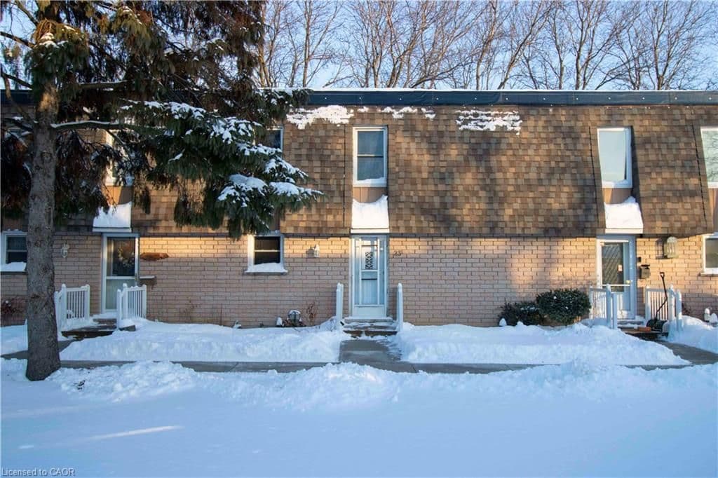 153 Limeridge Road W 23, Hamilton, ON L9C 2V3