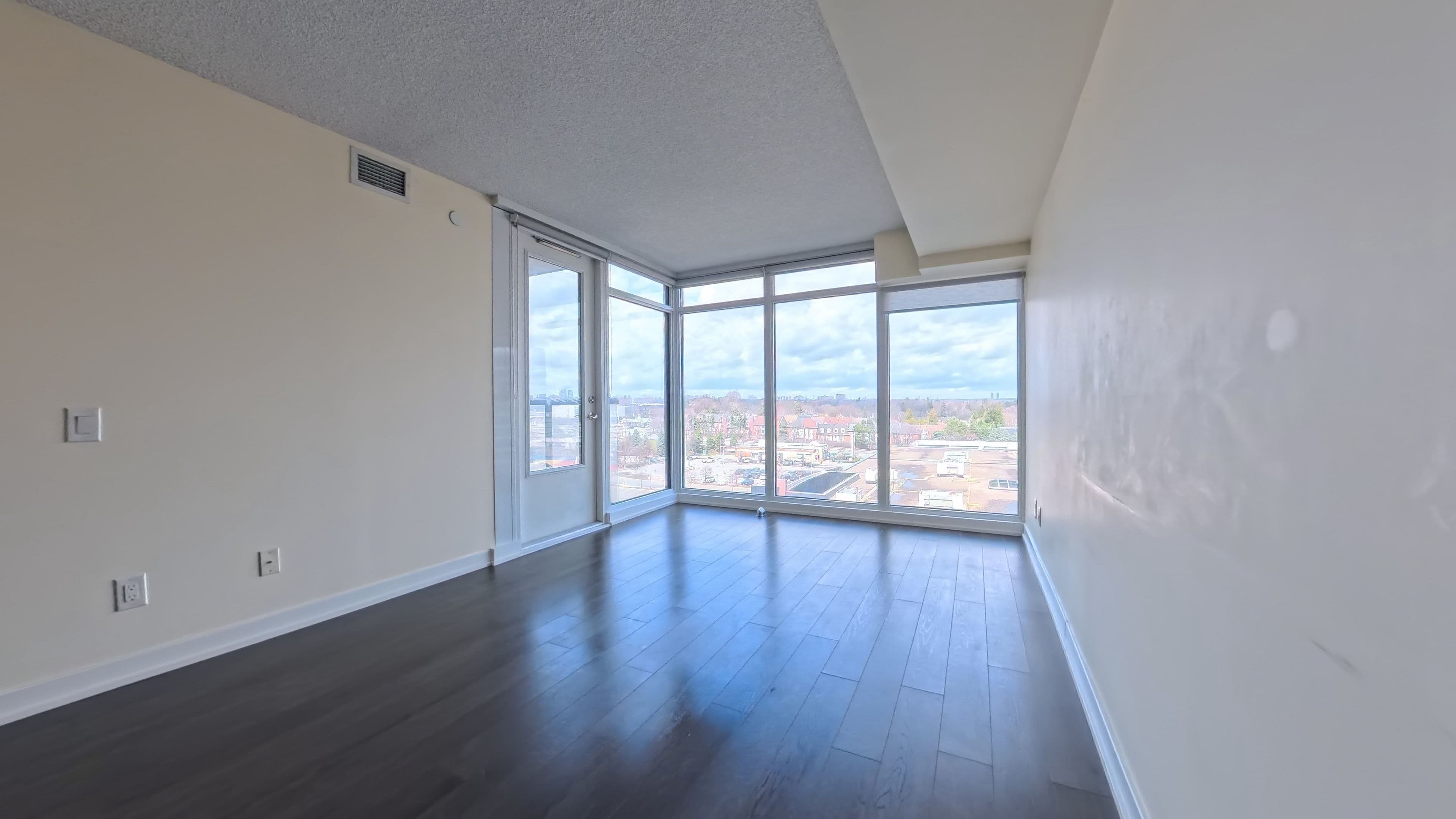 72 Esther Shiner Boulevard 808, Toronto C15, ON M2C 0C4