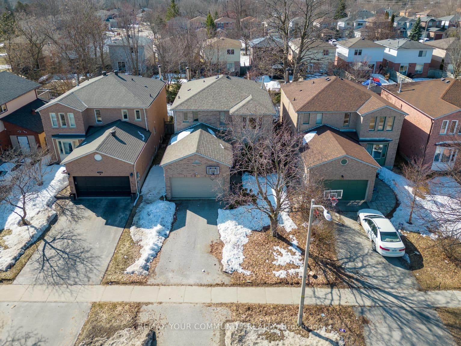 391 Hickling Trail, Barrie, ON L4M 6A9