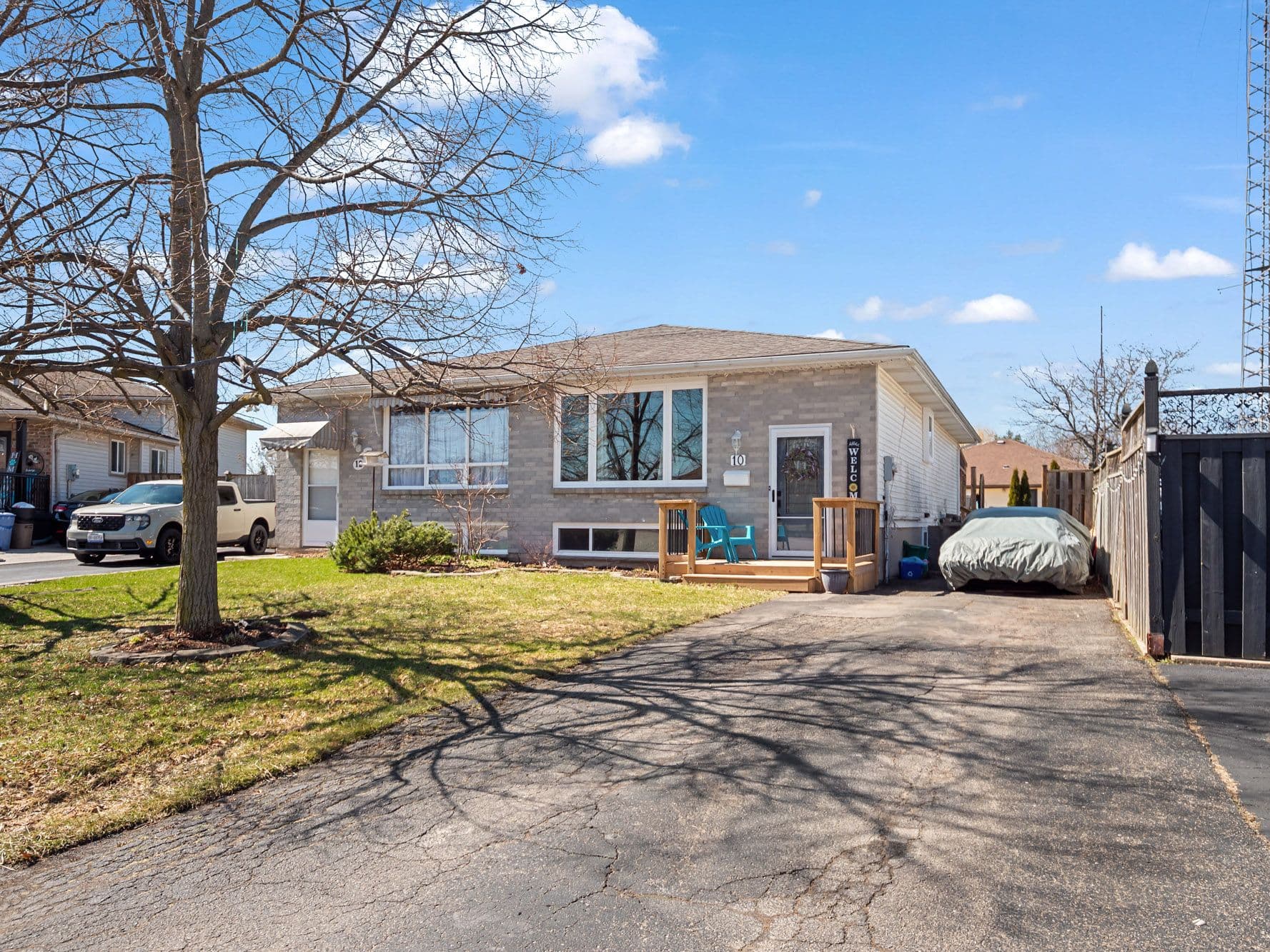 10 Swayze Court, Thorold, ON L2V 4Y9