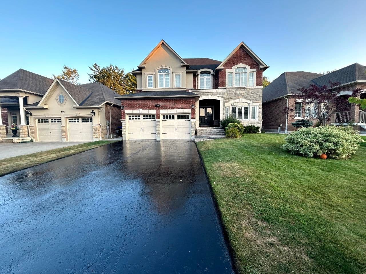 769 Freemont Court, Innisfil, ON L9S 0K4