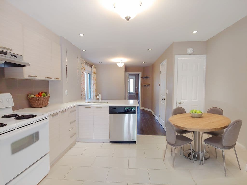 35 East Lynn Avenue Main, Toronto E02, ON M4C 3X3