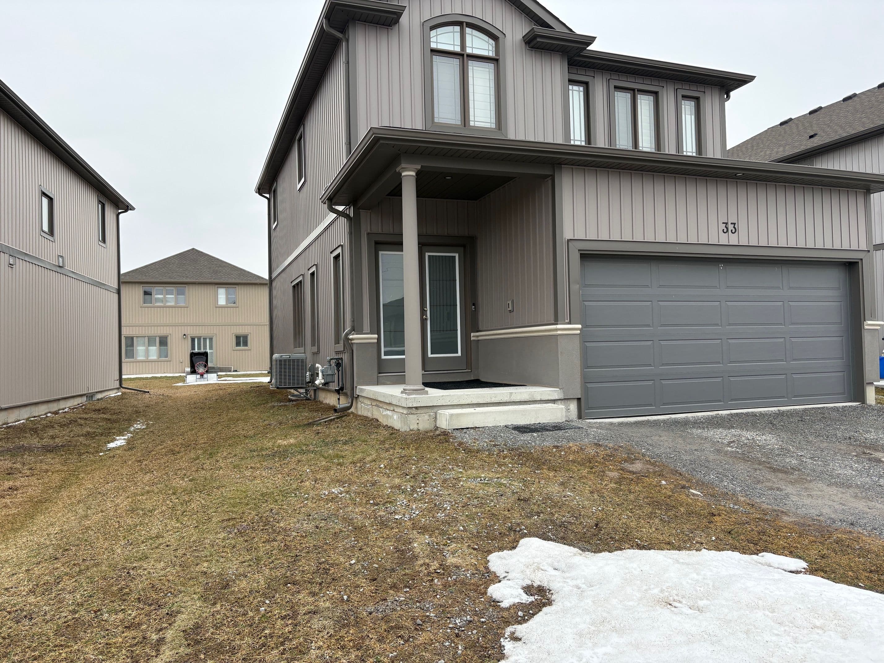 33 Bounty Avenue, Thorold, ON L2V 0H3