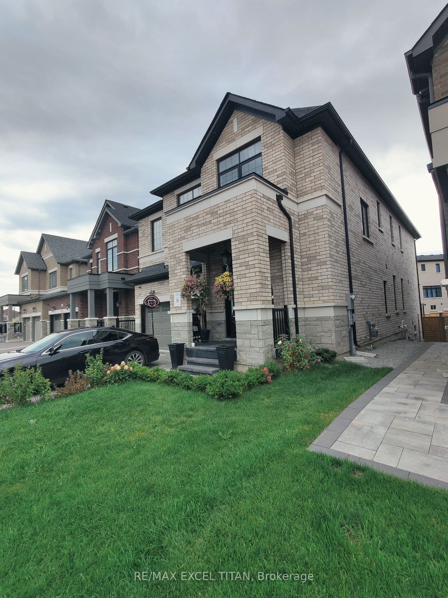 460 Mactier Drive, Vaughan, ON L4H 4L8