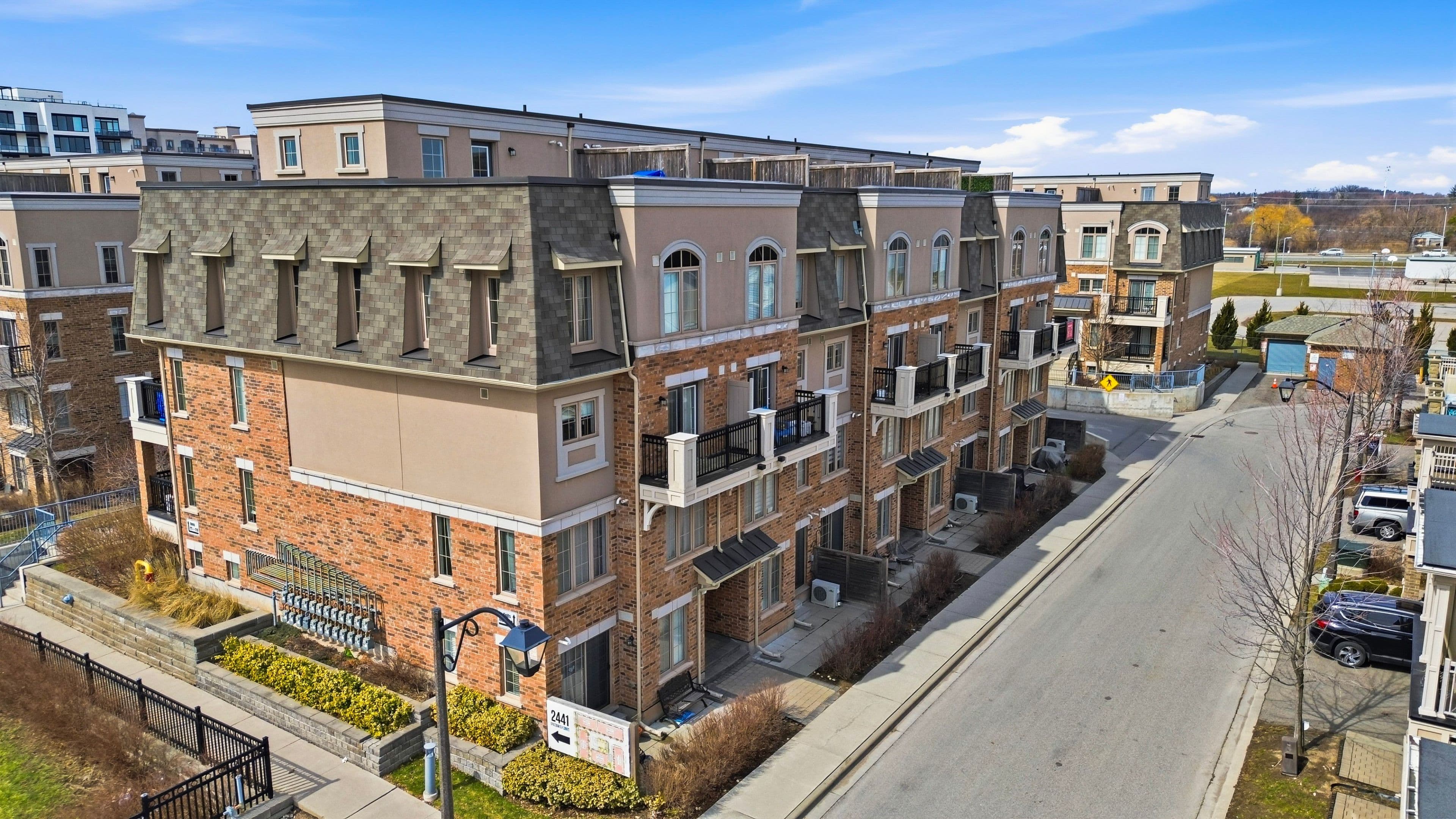 2441 Greenwich Drive 106, Oakville, ON L6M 0S4