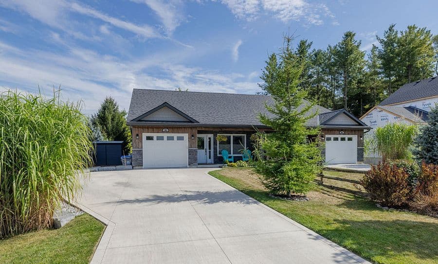 703 Regent Street, Strathroy-Caradoc, ON N0L 1W0