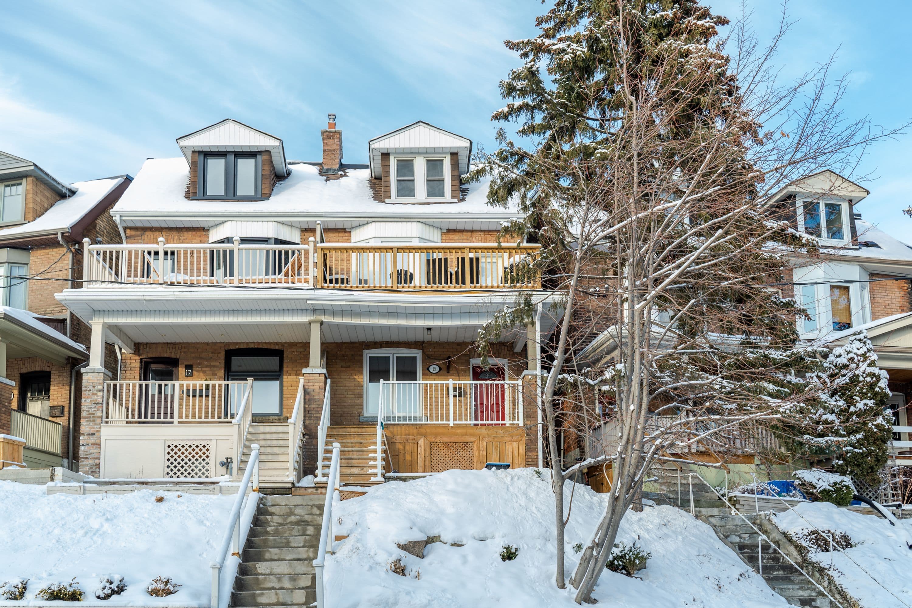 15 Indian Rd Crescent Upper, Toronto W02, ON M6P 2E9