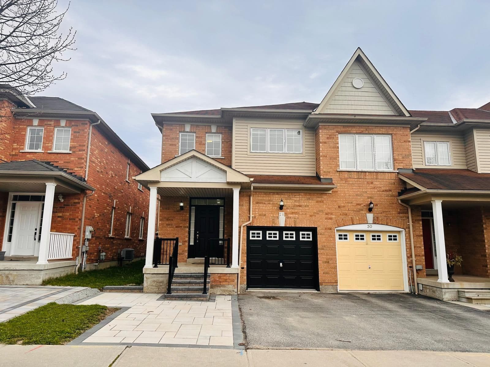 28 Thorp Crescent, Ajax, ON L1T 0G9