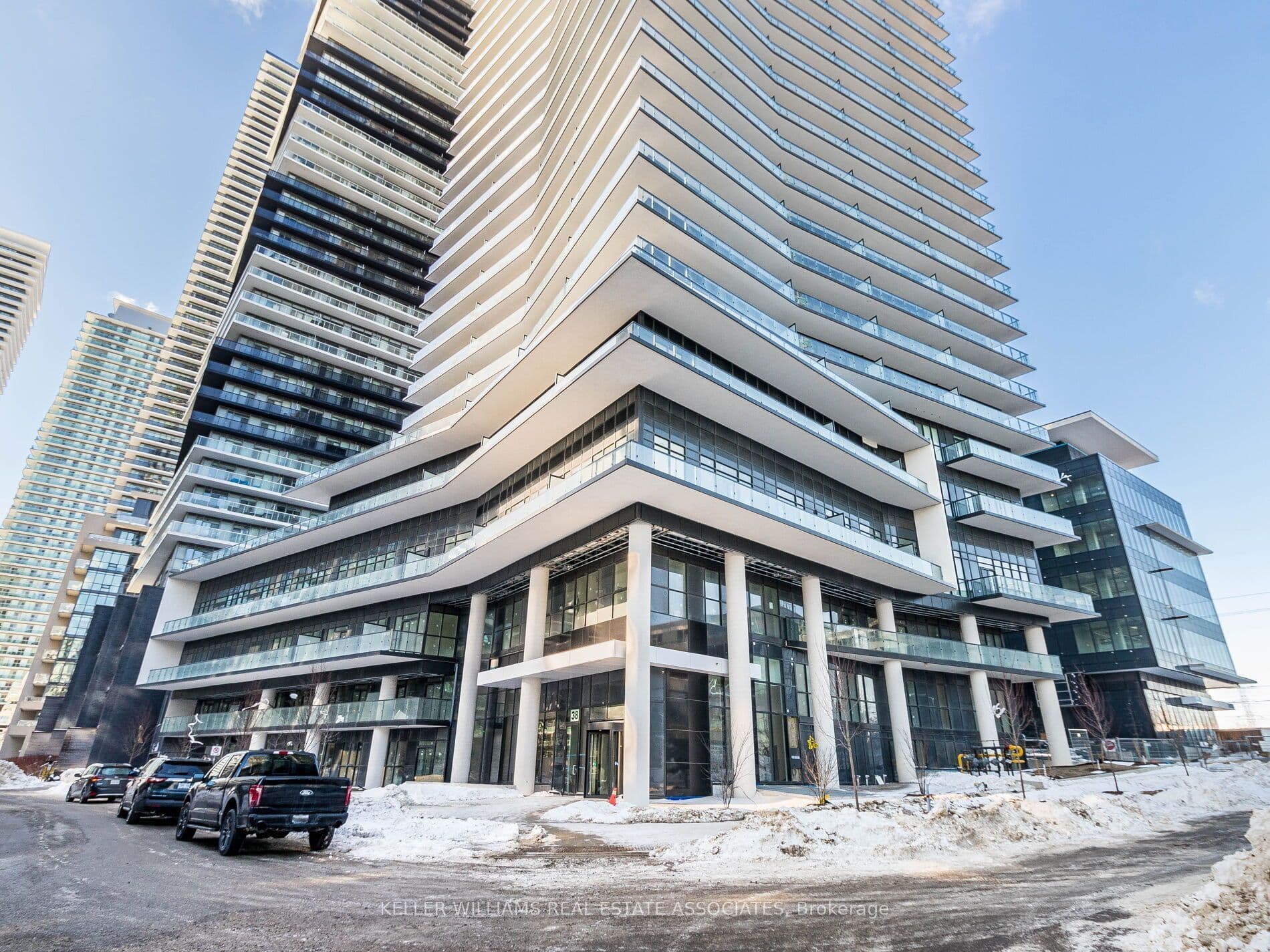38 Annie Craig Drive 1810, Toronto W06, ON M8V 0G9