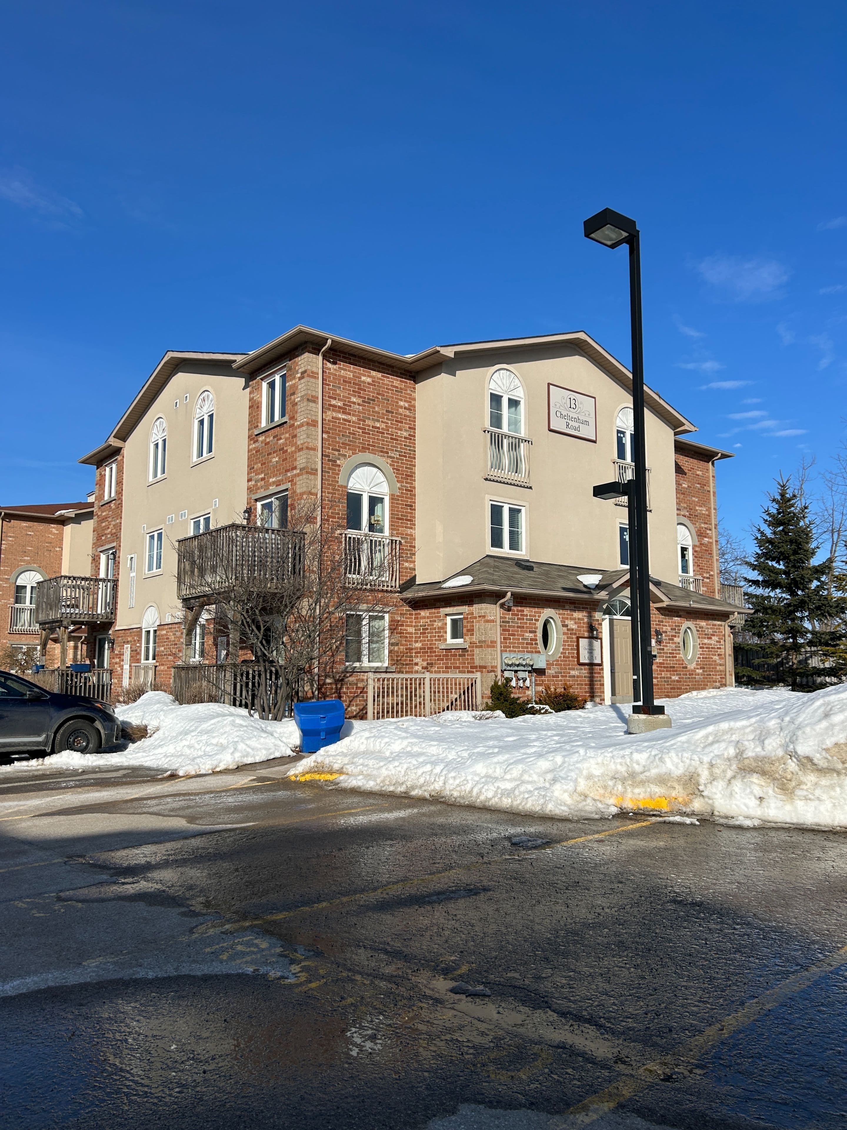 13 Cheltenham Road 5, Barrie, ON L4M 0E3