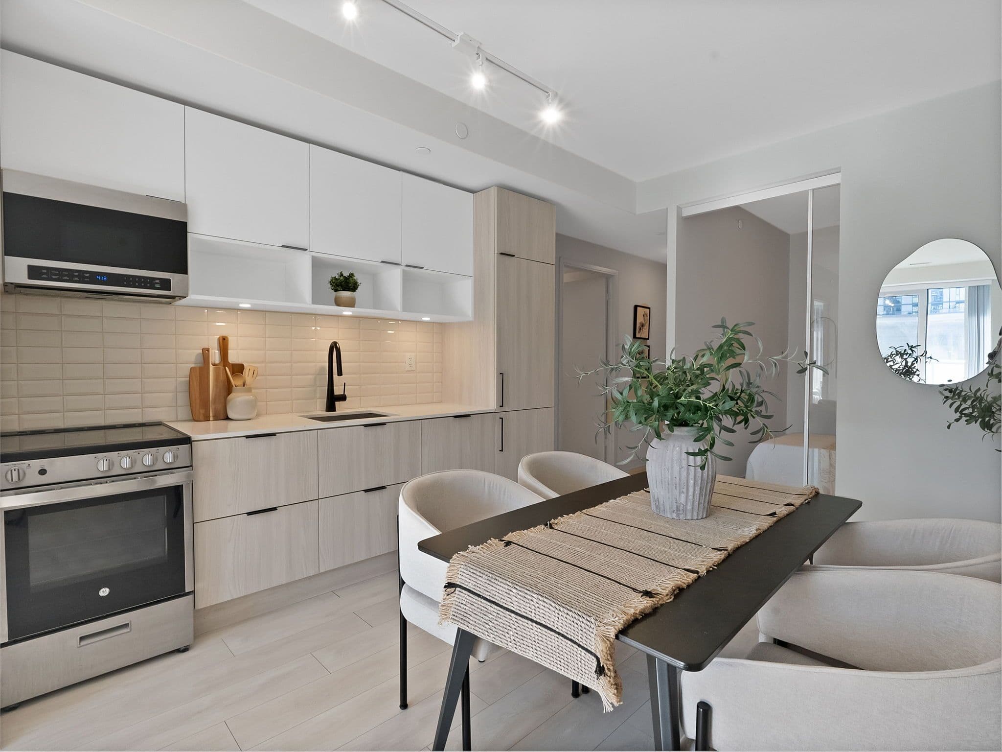 35 Rolling Mills Road N566, Toronto C08, ON M5A 0V6