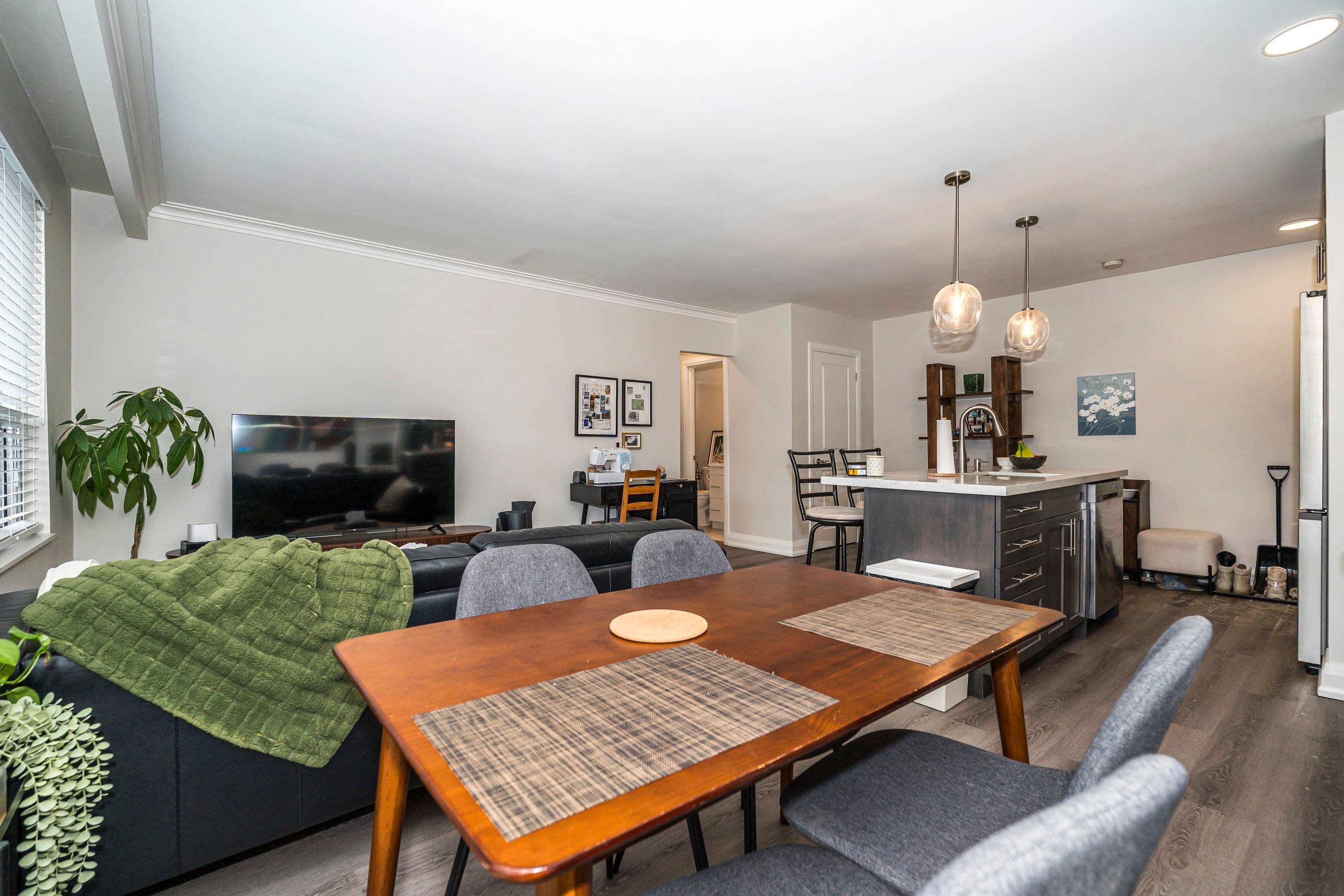 2637 Keele Street 11, Toronto W04, ON M6L 2P2