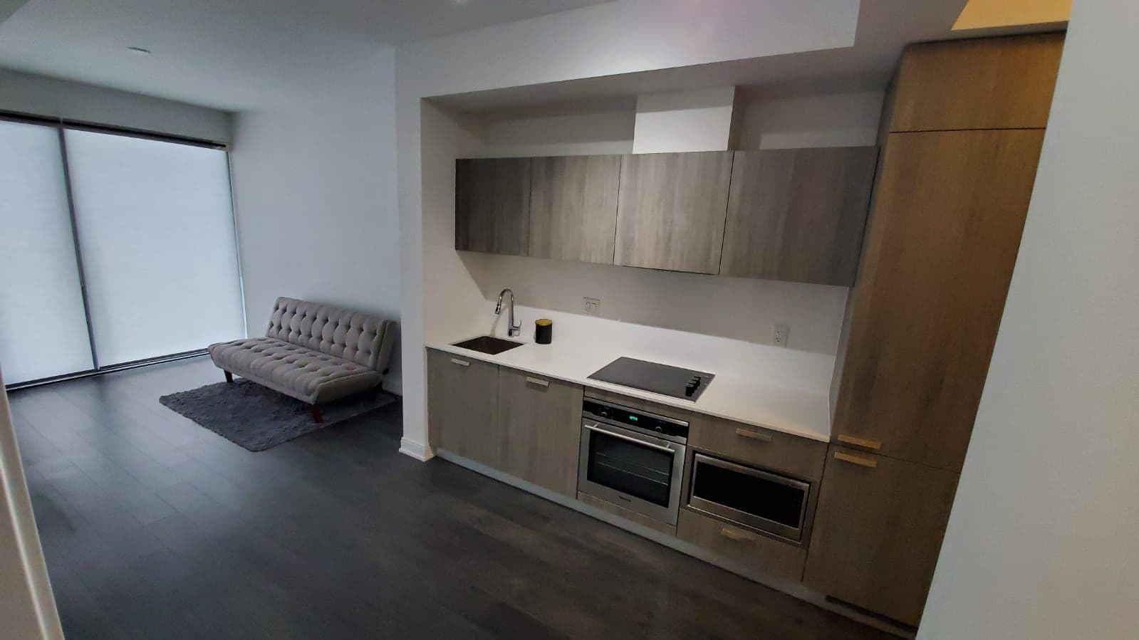 50 Charles Street E 4006, Toronto C08, ON M4Y 0C3