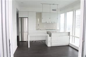 1 Bloor Street E 1904, Toronto C08, ON M4W 1A9