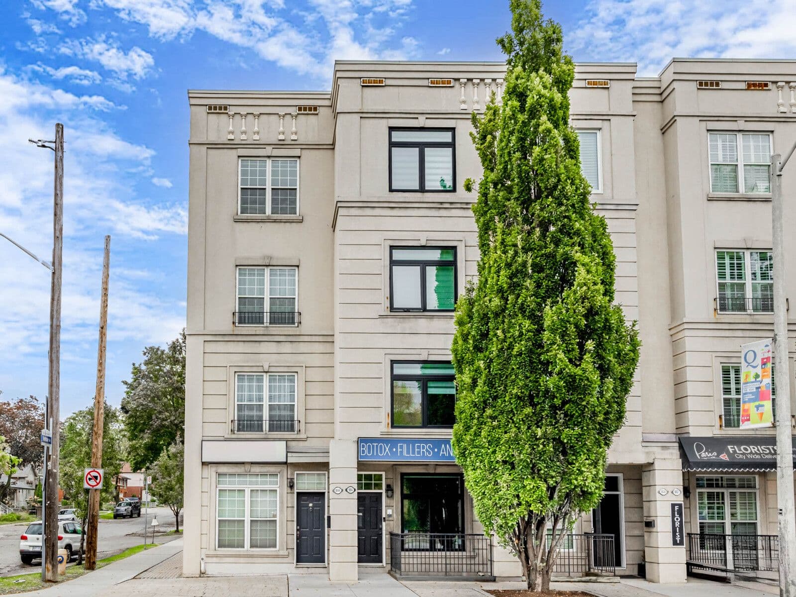 964A The Queensway N/A, Toronto W07, ON M8Z 1P5