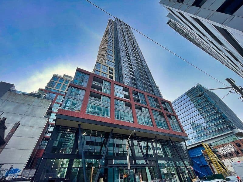 108 Peter Street 1117, Toronto C01, ON M5V 0W2