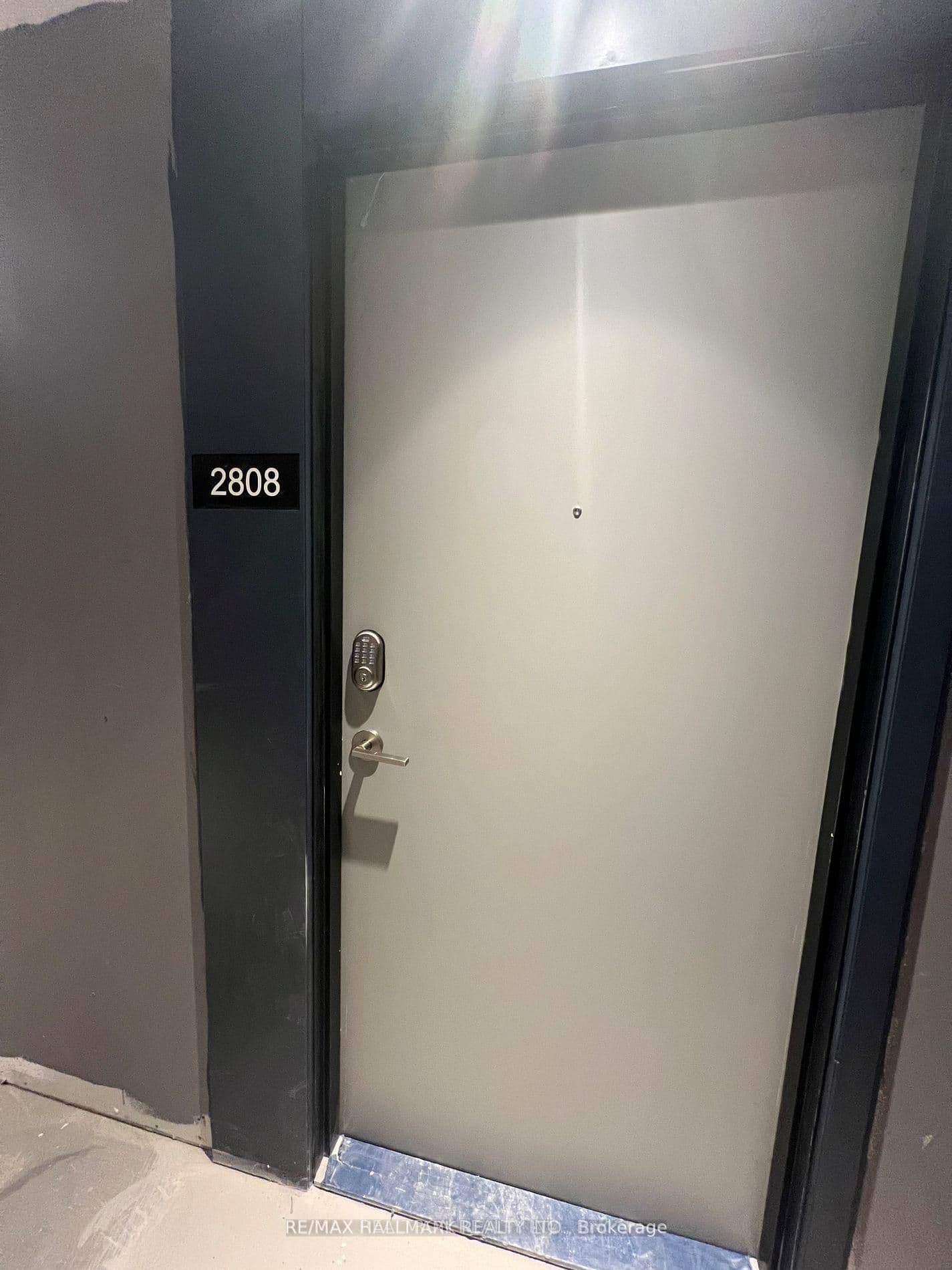 30 Upper Mall Way 2808, Vaughan, ON L4J 0L7