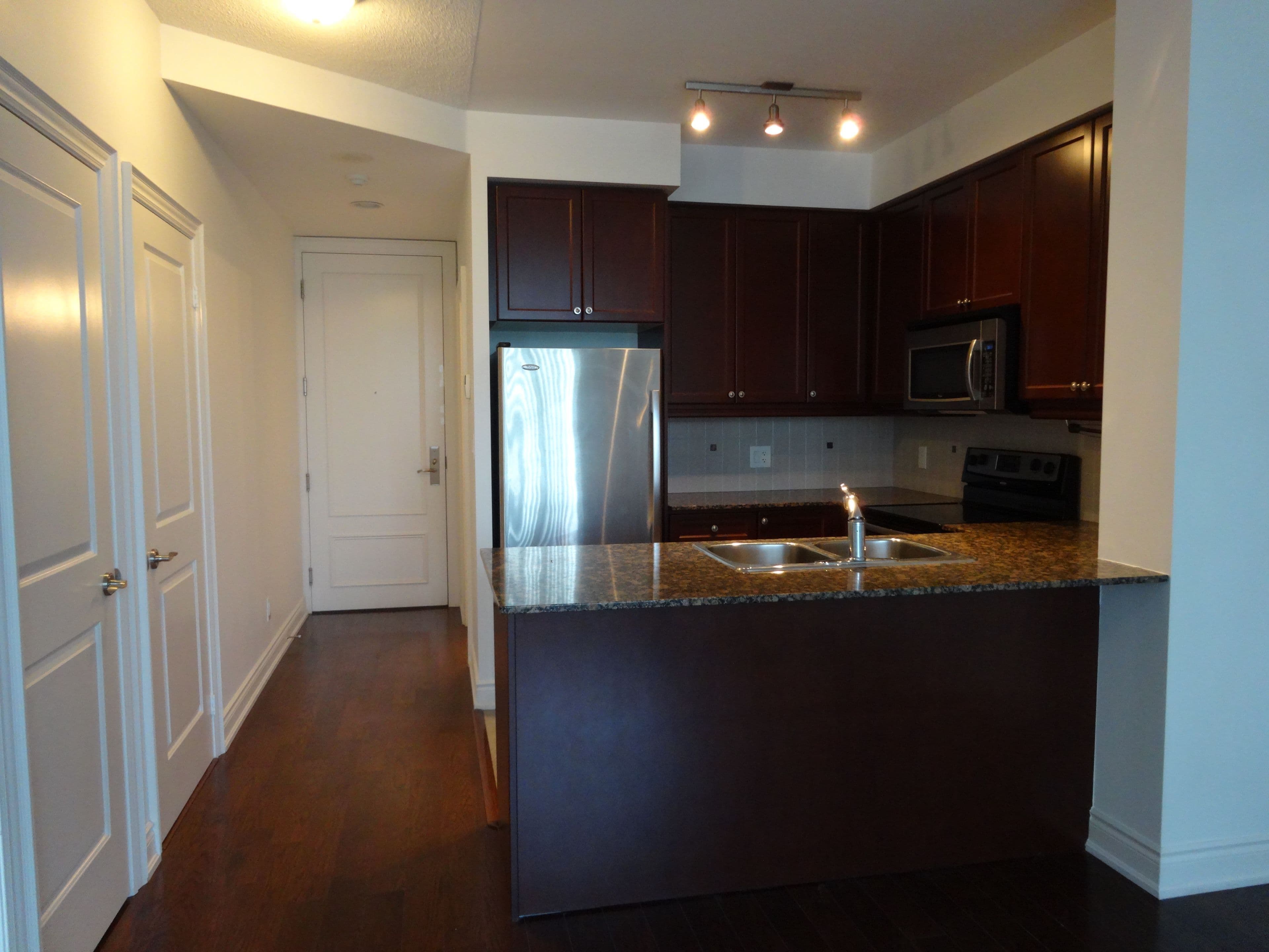 10 Bloorview Place 717, Toronto C15, ON M2J 0B1