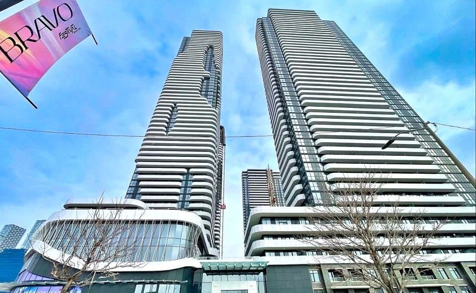 225 Commerce Street 1611, Vaughan, ON L4K 5C3