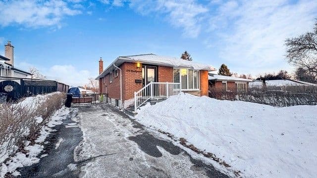 219 Beechgrove Drive Lower Lvl, Toronto E10, ON M1E 3Z7