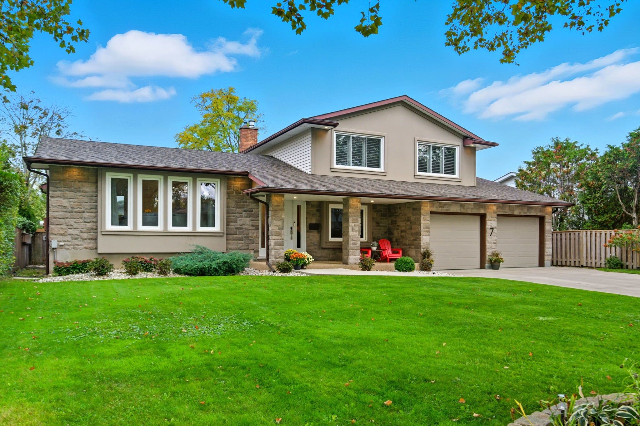 7 Kenmore Crescent, St. Catharines, ON L2N 4S4