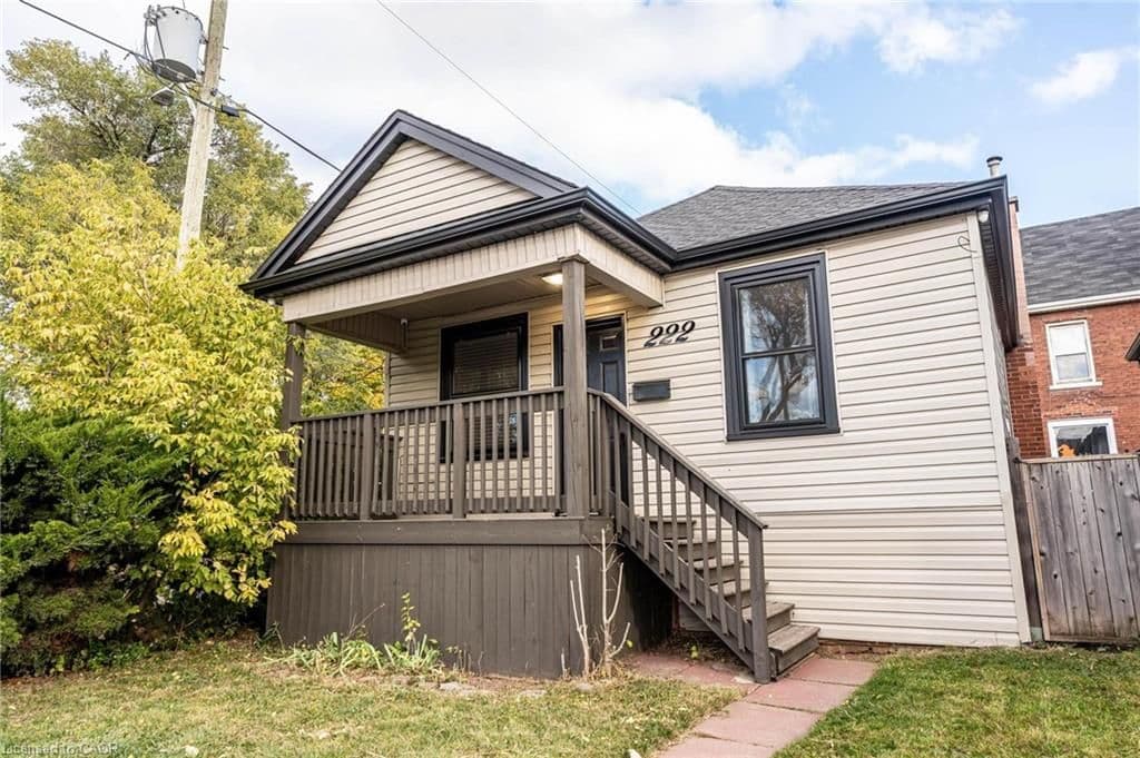 222 Kensington Avenue N, Hamilton, ON L8L 7N7