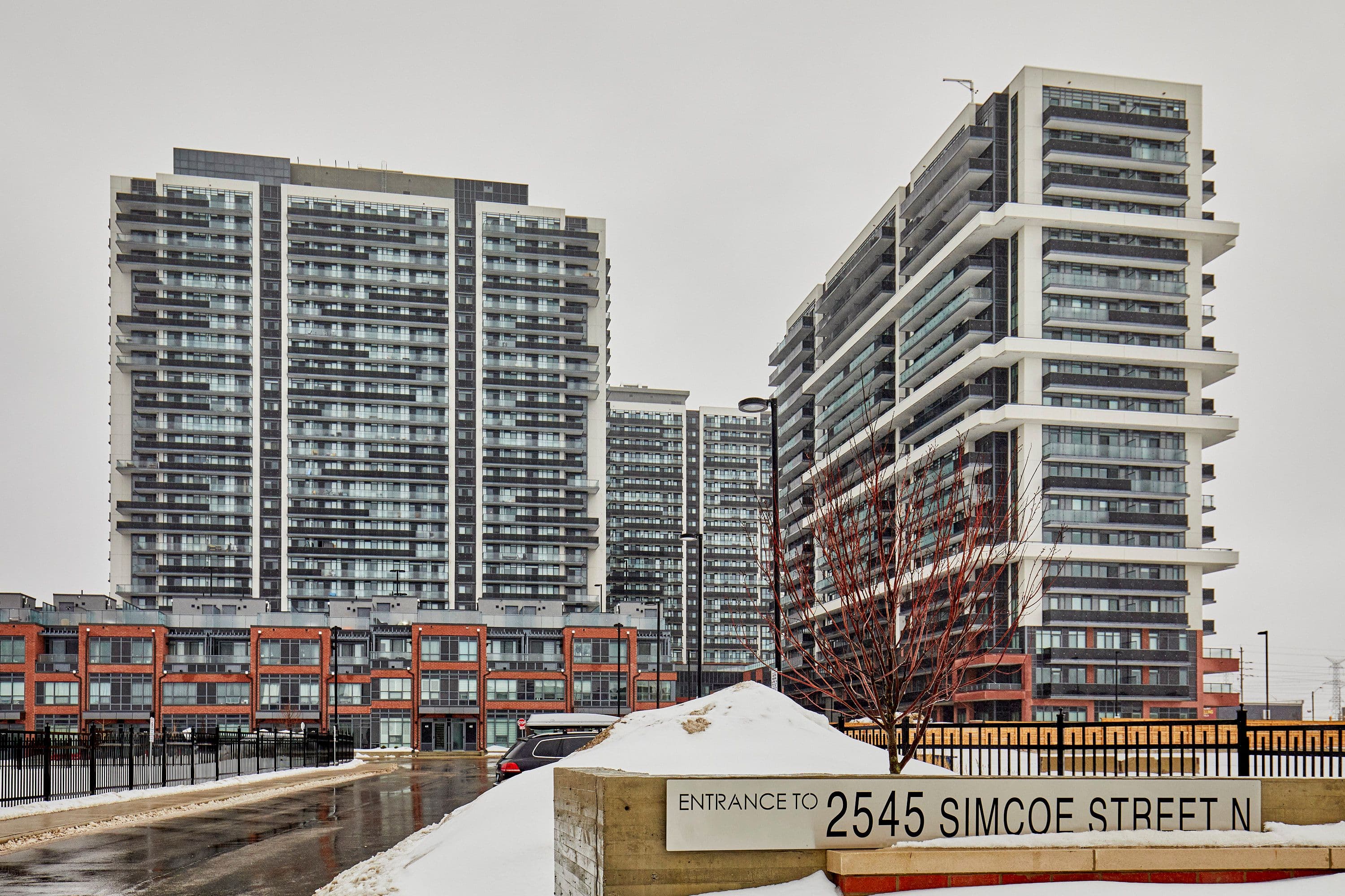 2545 Simcoe Street N 1920, Oshawa, ON L1L 0W3