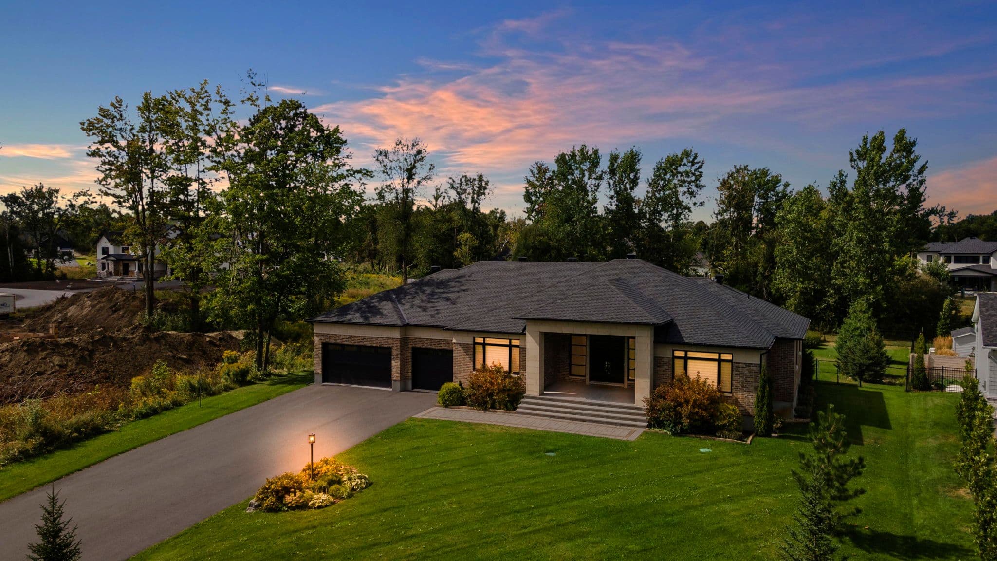 700 Mcmanus Avenue, Manotick - Kars - Rideau Twp and Area, ON K4M 0B2