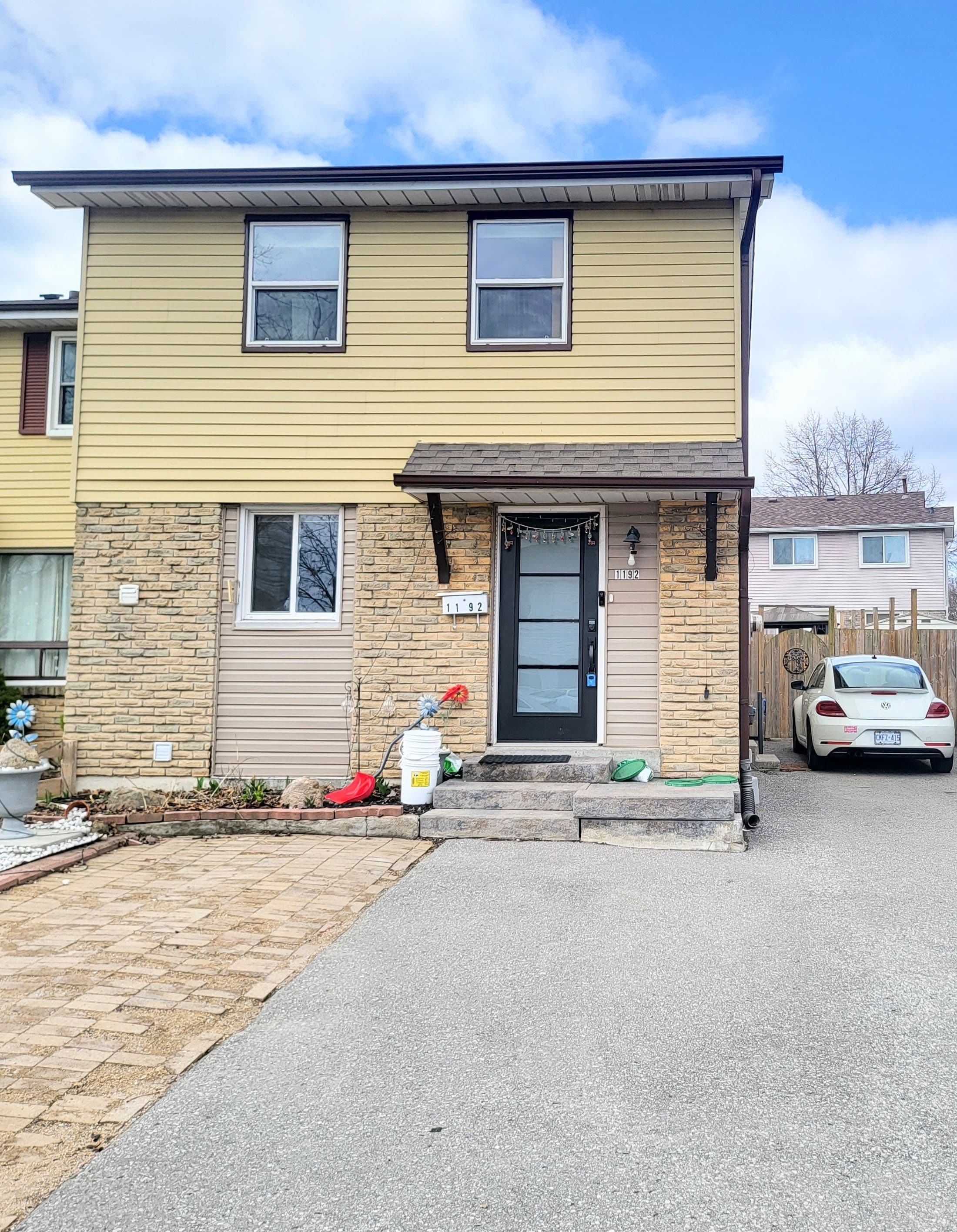 1192 Oxford Street Main & Upper, Oshawa, ON L1J 6C8