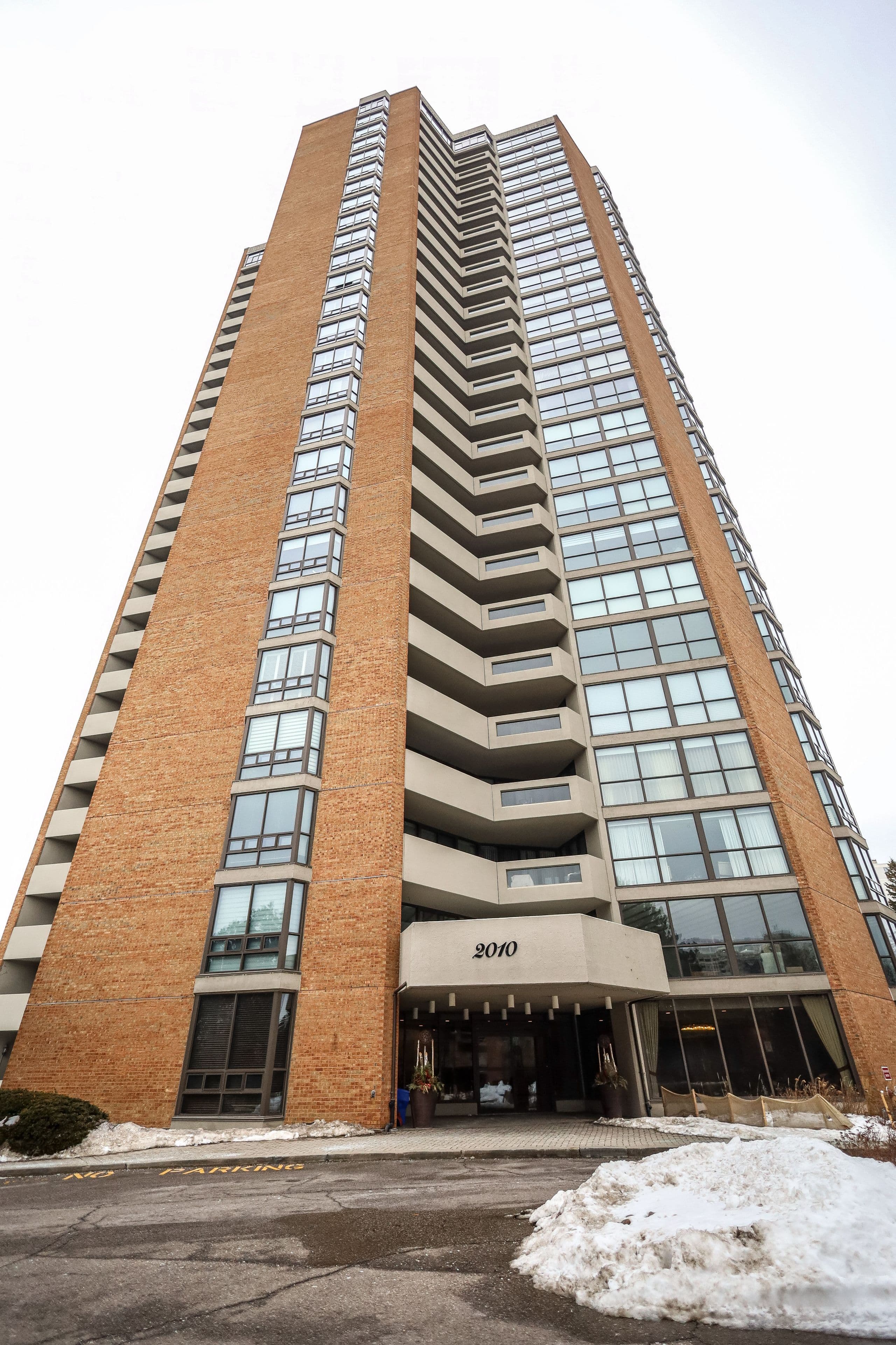 2010 Islington Avenue 603, Toronto W09, ON M9P 3S8