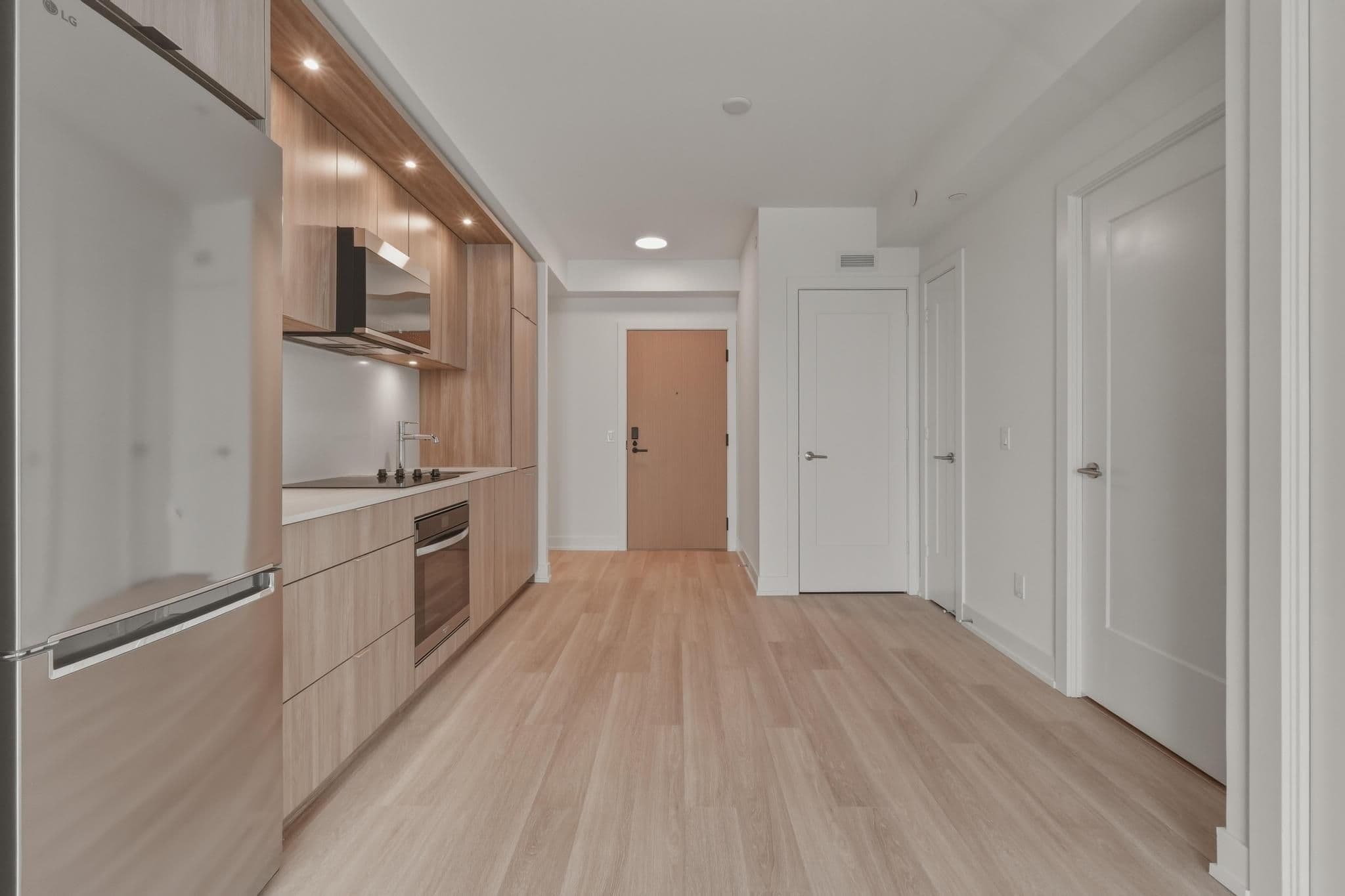 25 Cordova Avenue 1402, Toronto W08, ON M9A 0E5