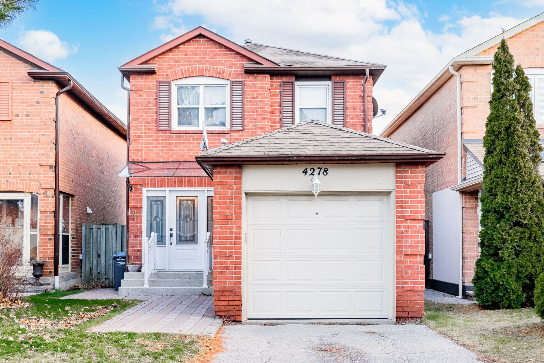 4278 Sawmill Valley Drive, Mississauga, ON L5L 3M9