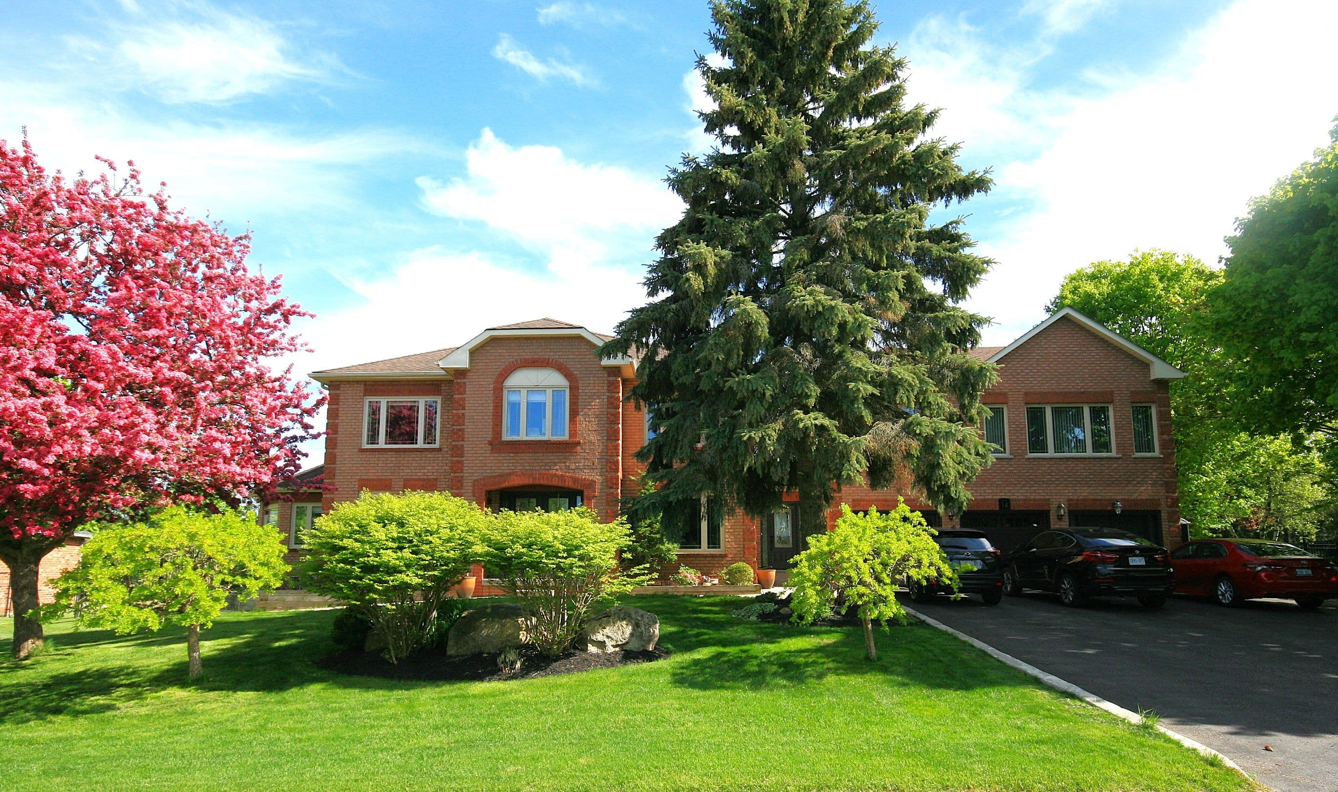 14 Hawthorne Road, Mono, ON L9W 6G7