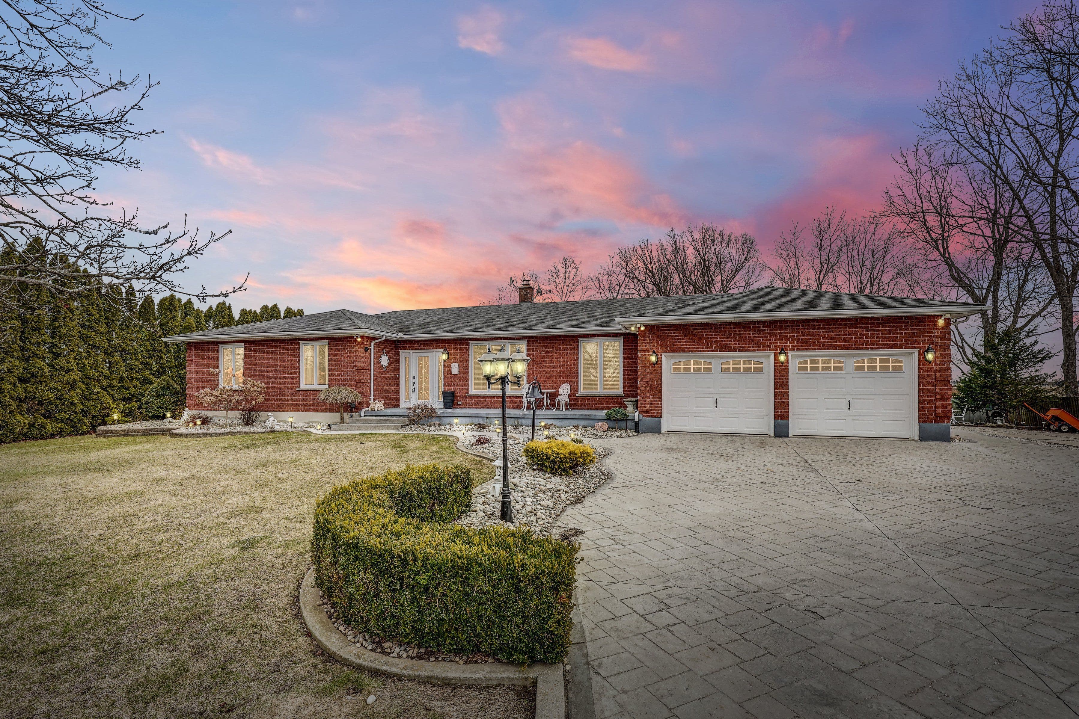 25034 Melbourne Road, Strathroy-Caradoc, ON N7G 3H5