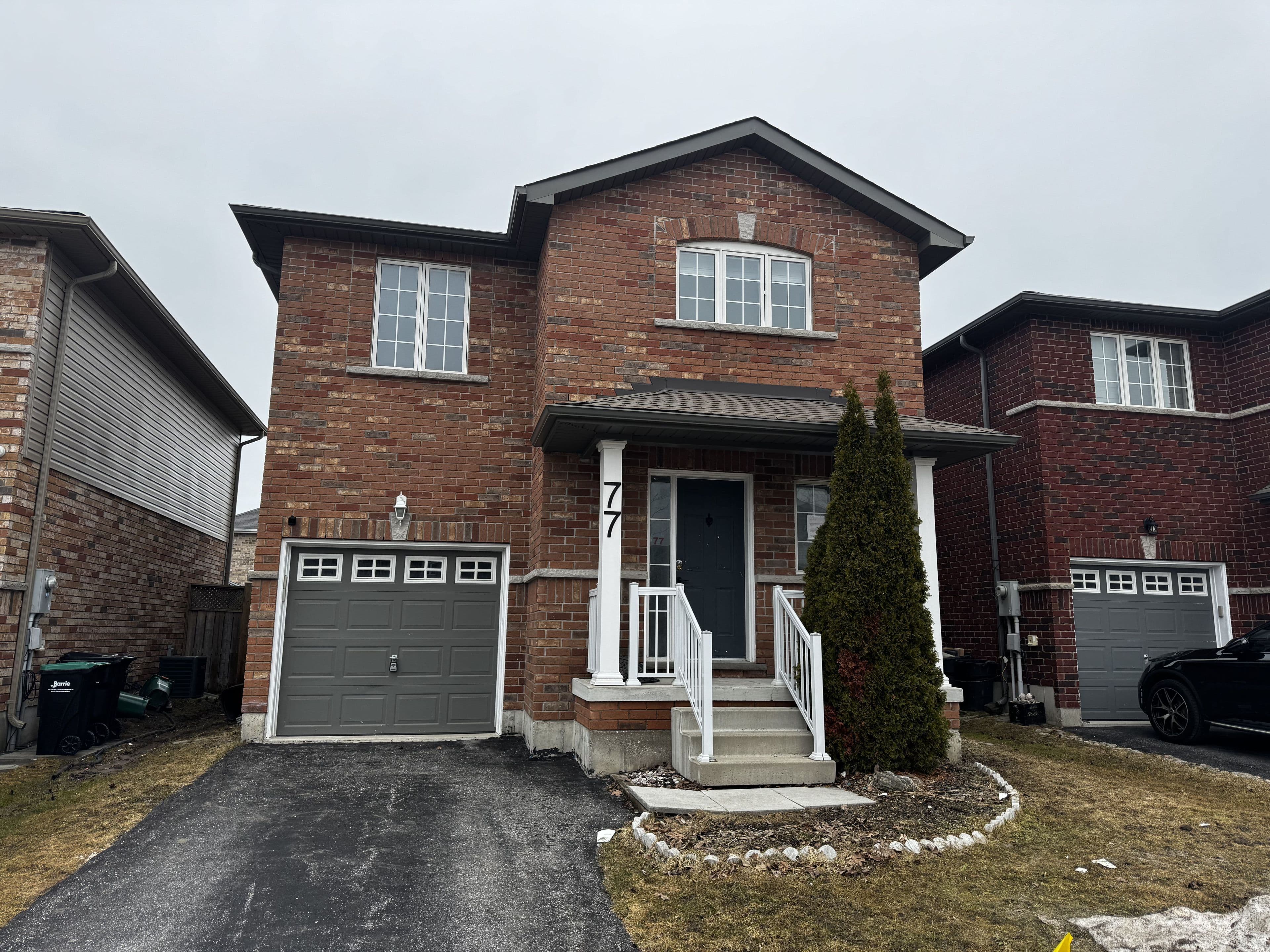 77 White Crescent, Barrie, ON L4N 5Z9