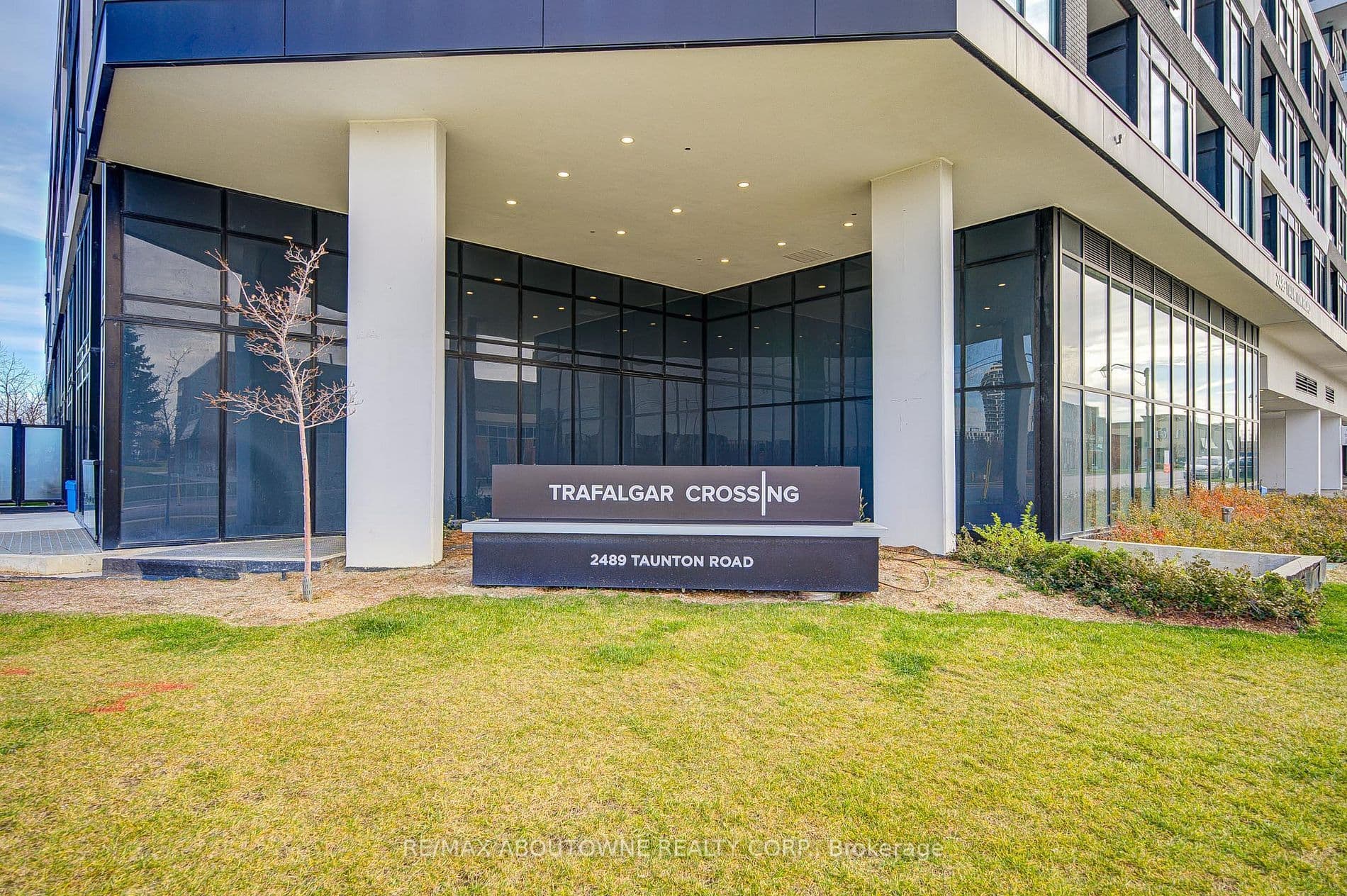 2489 Taunton Road 1313, Oakville, ON L6H 3R7