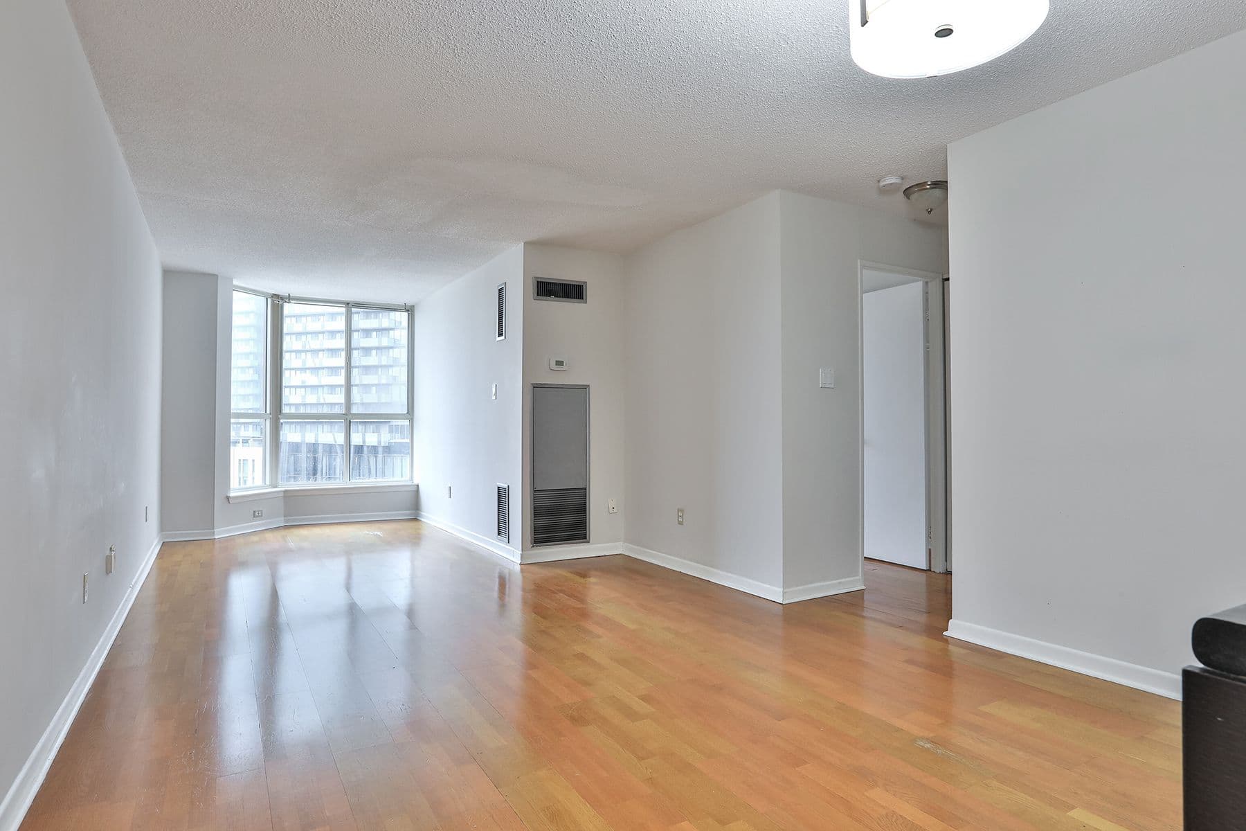 44 St Joseph Street 517, Toronto C01, ON M4Y 2W4