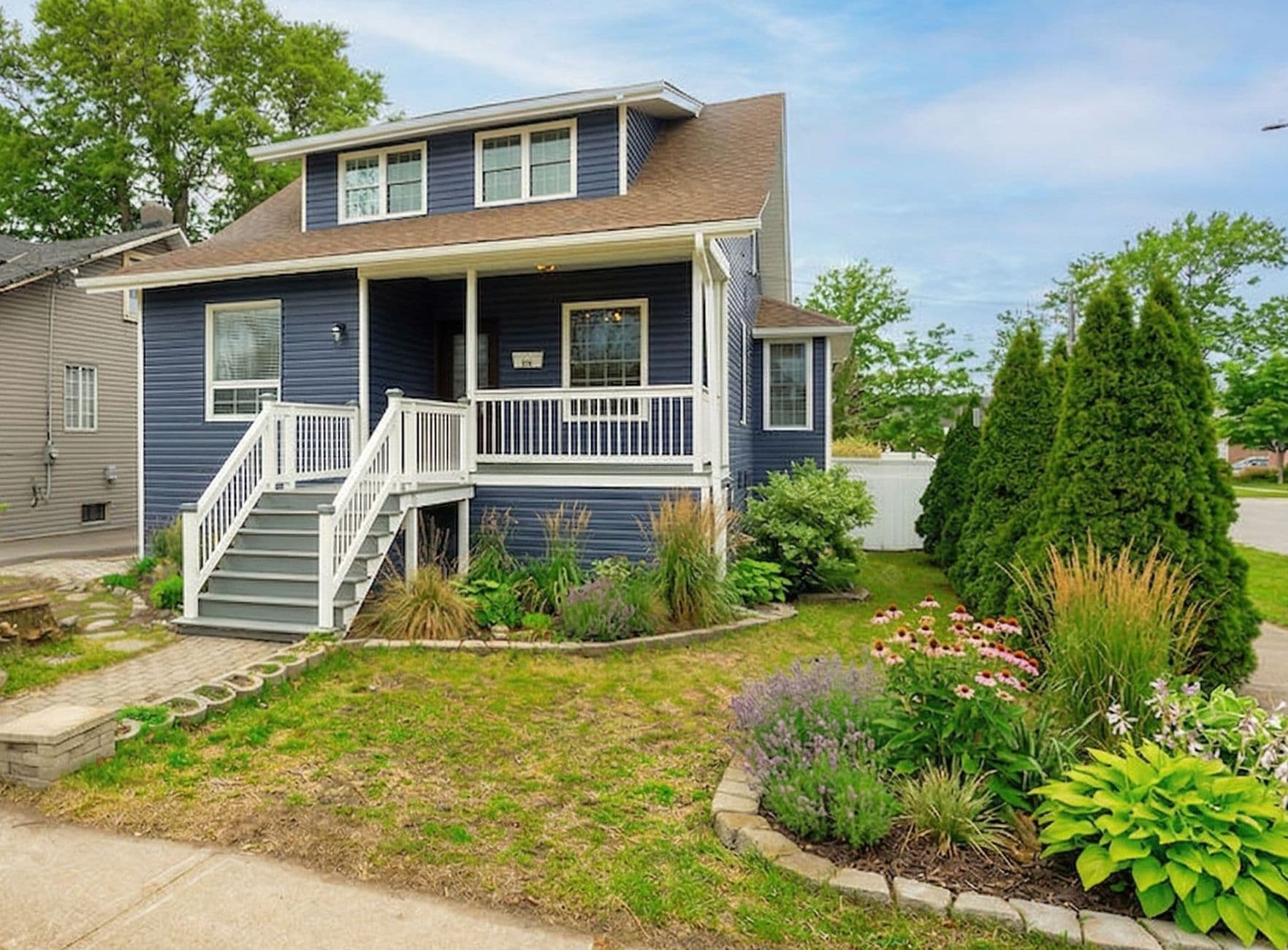 270 Beach Boulevard, Hamilton, ON L8H 6W1