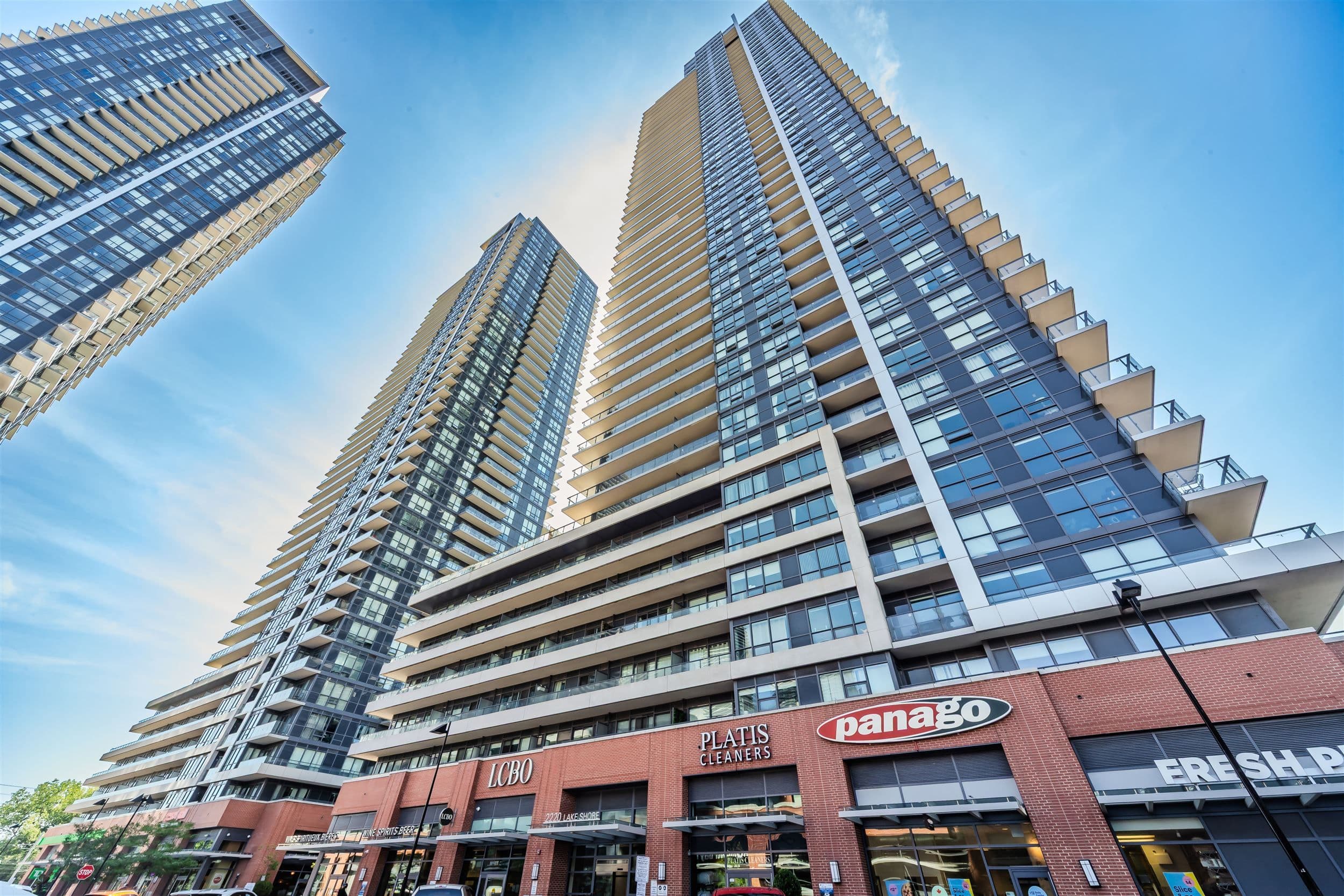 2220 Lake Shore Boulevard W 2706, Toronto W06, ON M8V 1A4