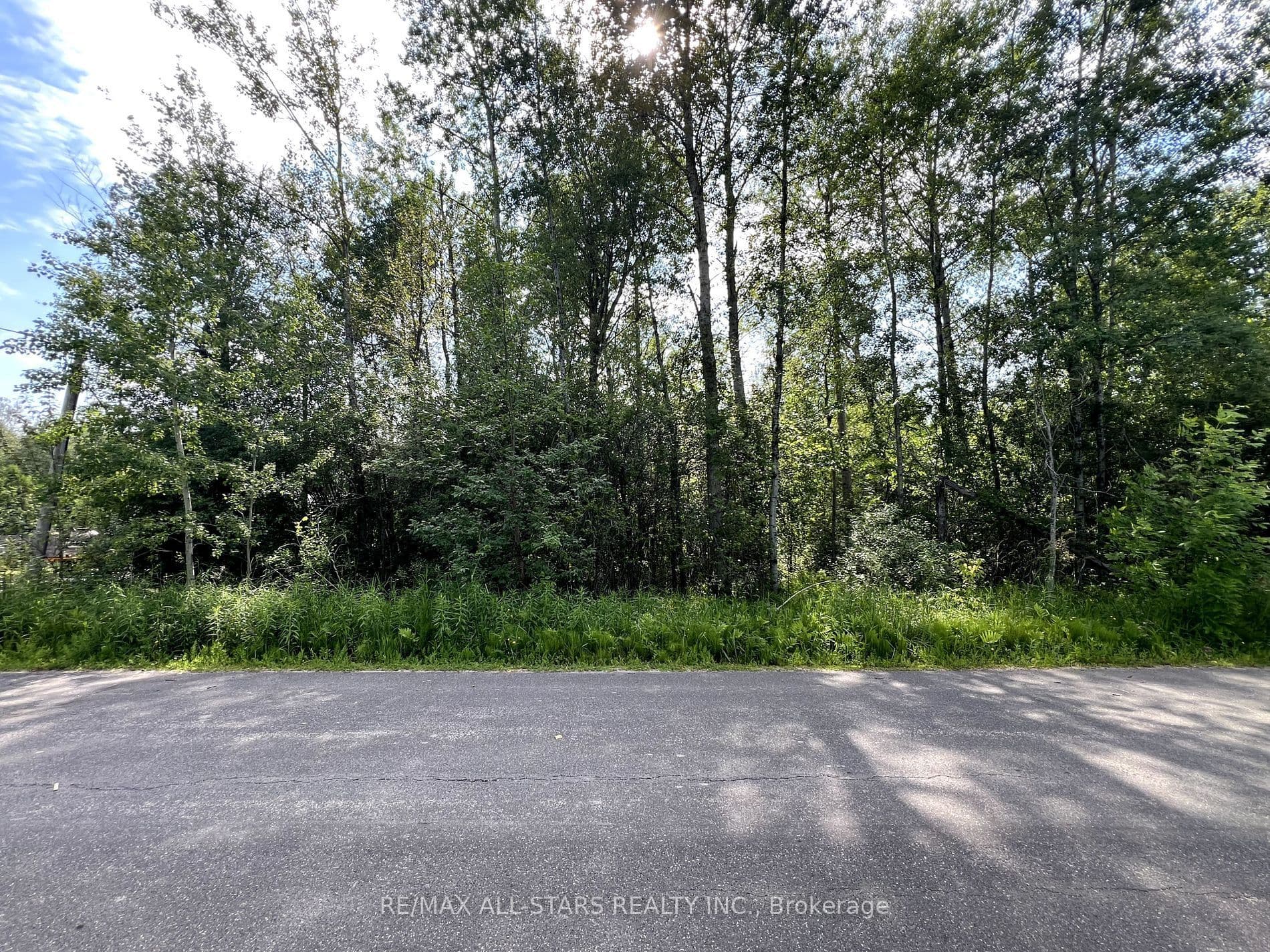 34 Nicholson Drive, Uxbridge, ON L9P 1R2