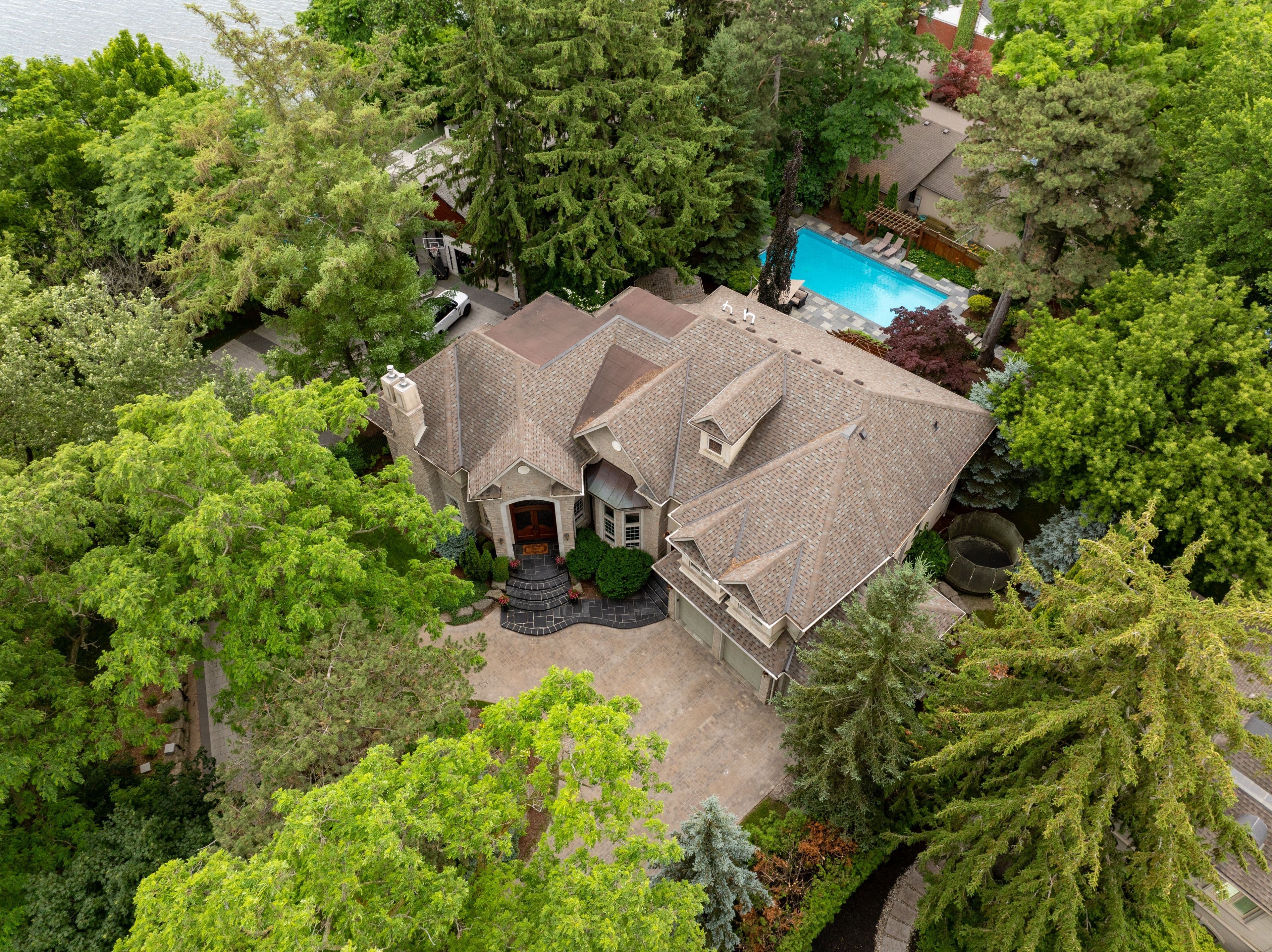 106 Appleby Place, Burlington, ON L7L 2X1