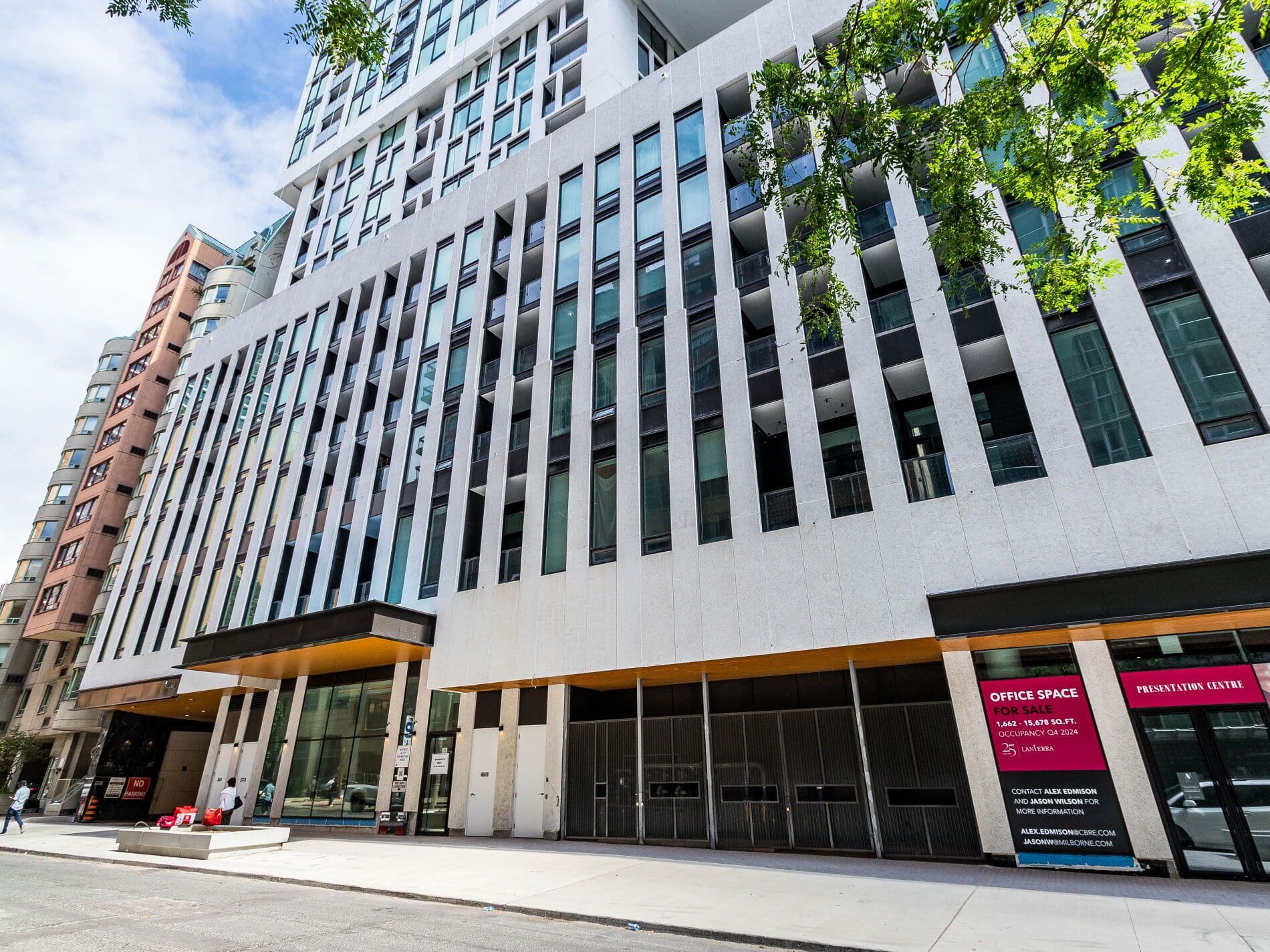 121 St. Patrick Street 809, Toronto C01, ON M5T 0B8