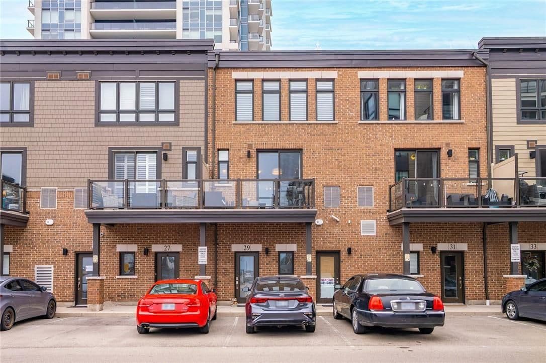 29 Esplanade Lane, Grimsby, ON L3M 0H2