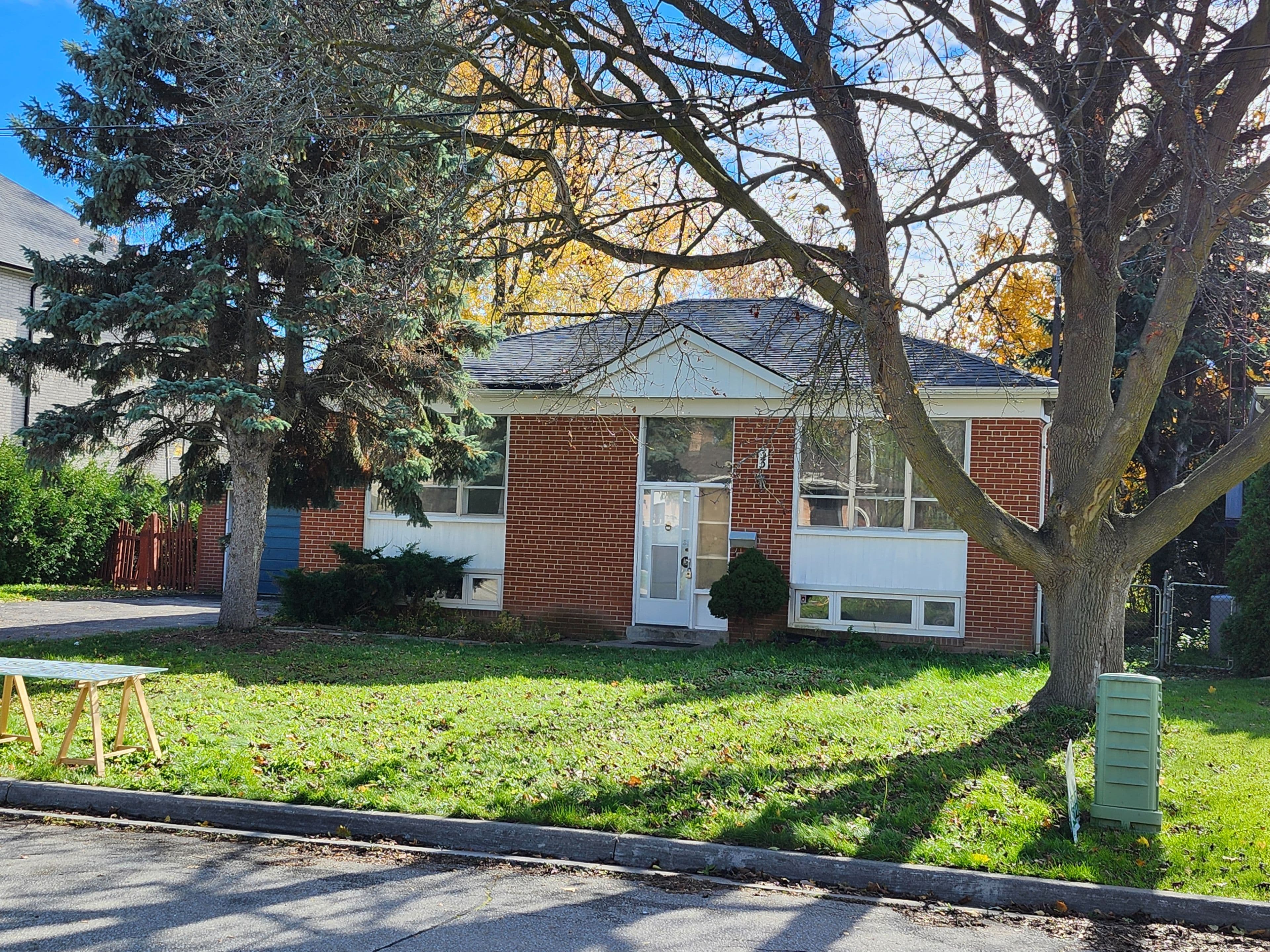 33 Urbandale Avenue, Toronto C14, ON M2M 2G9
