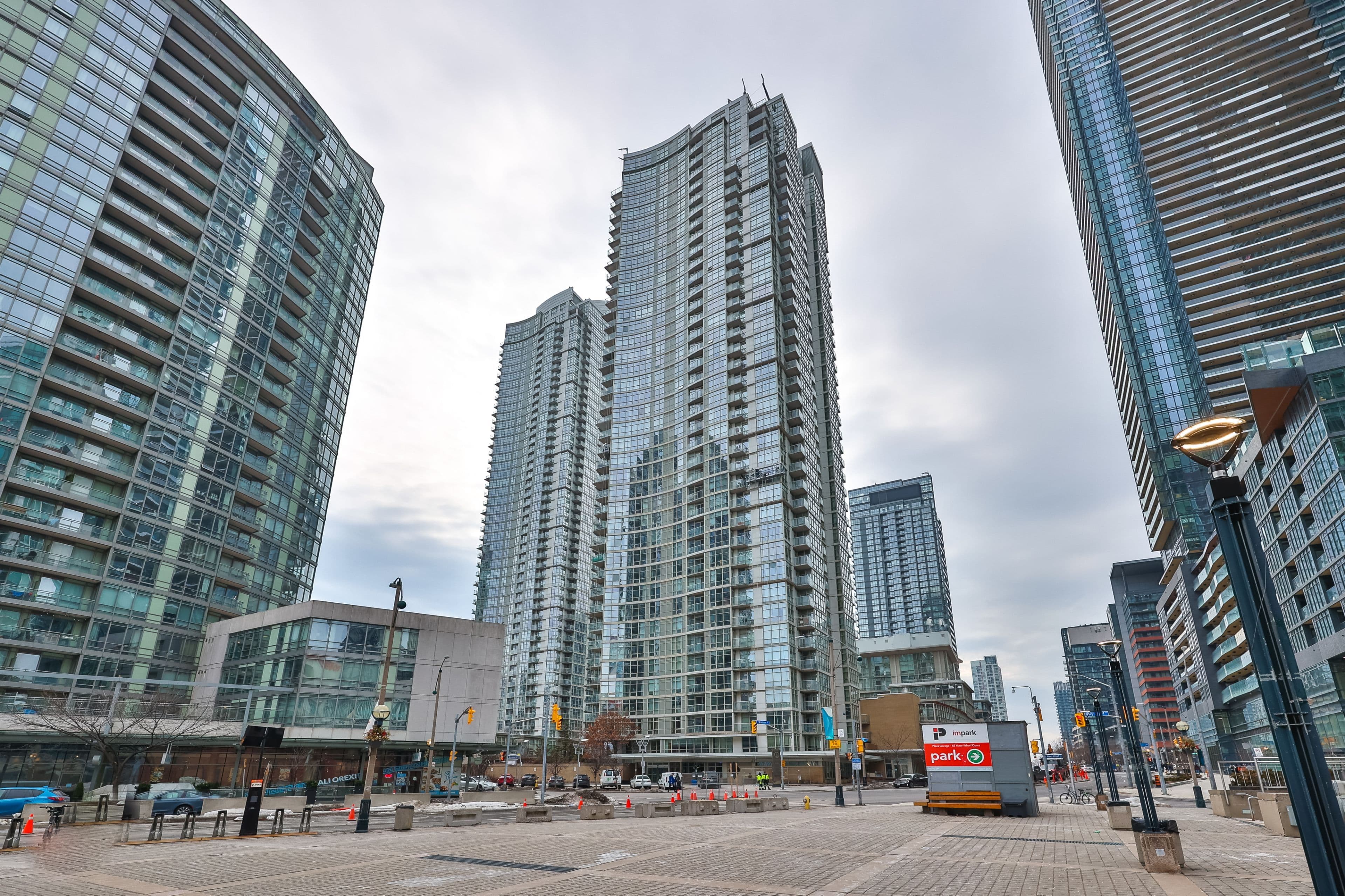 10 Navy Wharf Court 2802, Toronto C01, ON M5V 3V2
